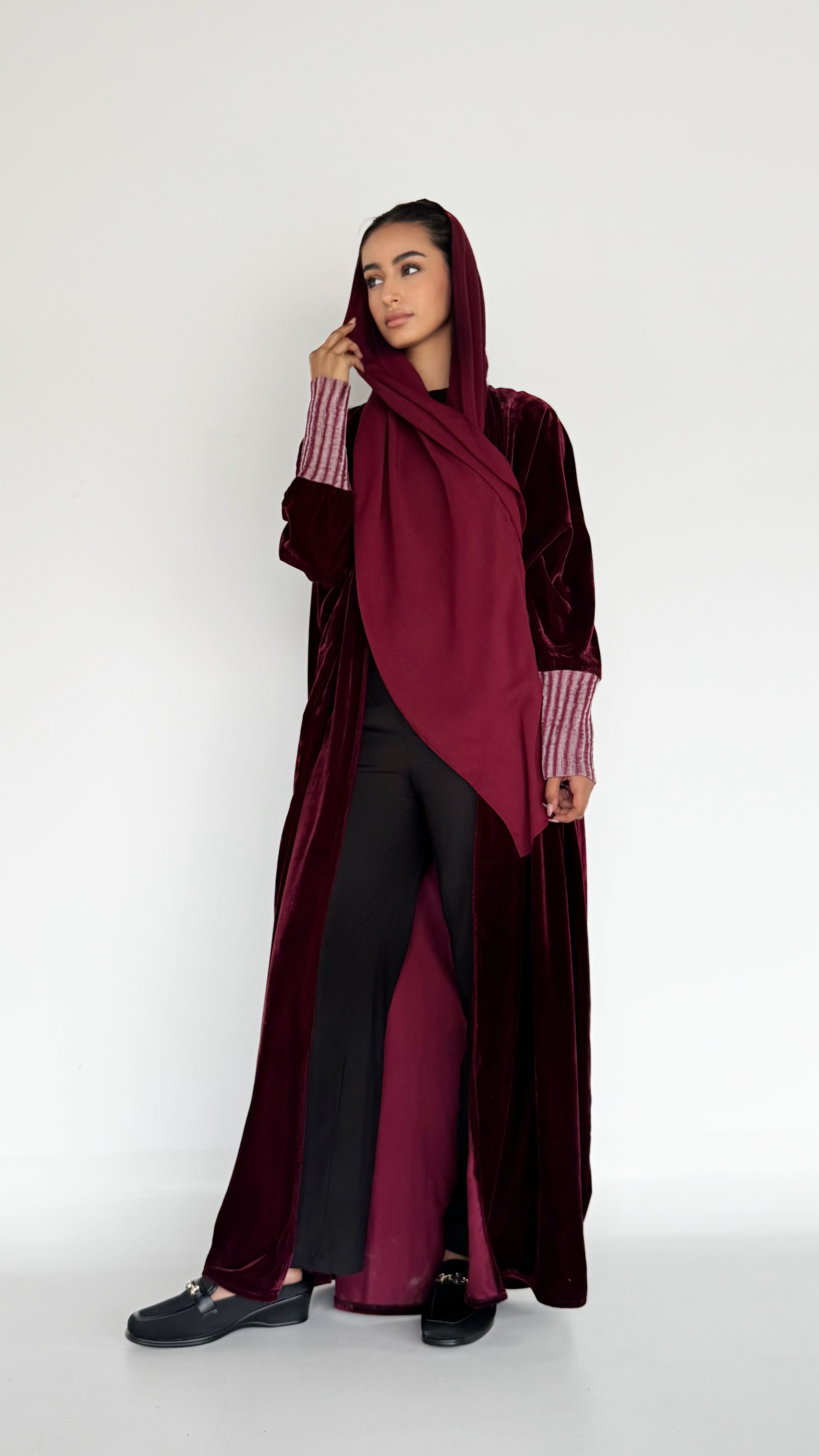 MW645 - Light Crepe Standing with Jacquard Half-Cloche