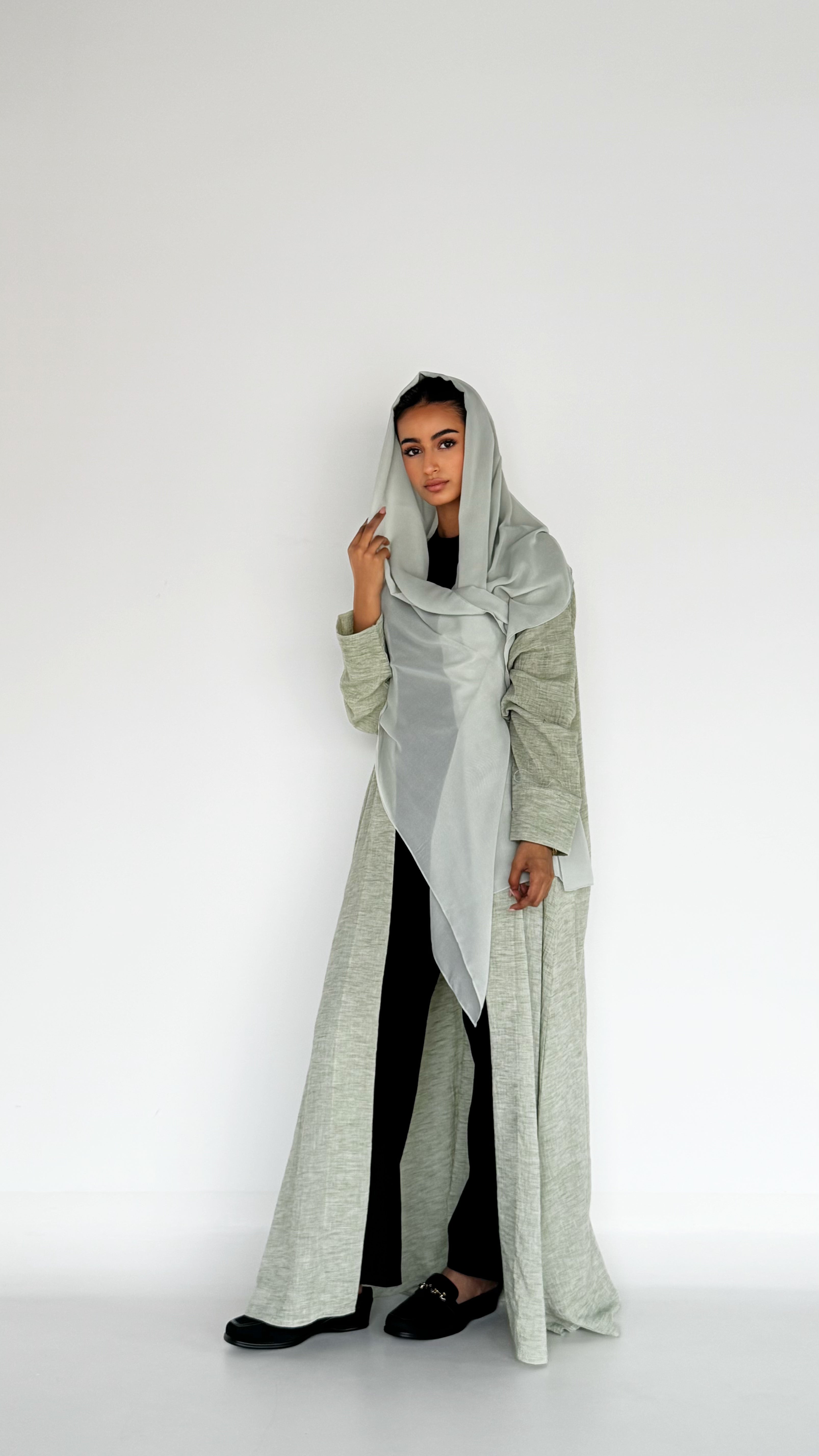 MW645 - Light Crepe Standing with Jacquard Half-Cloche