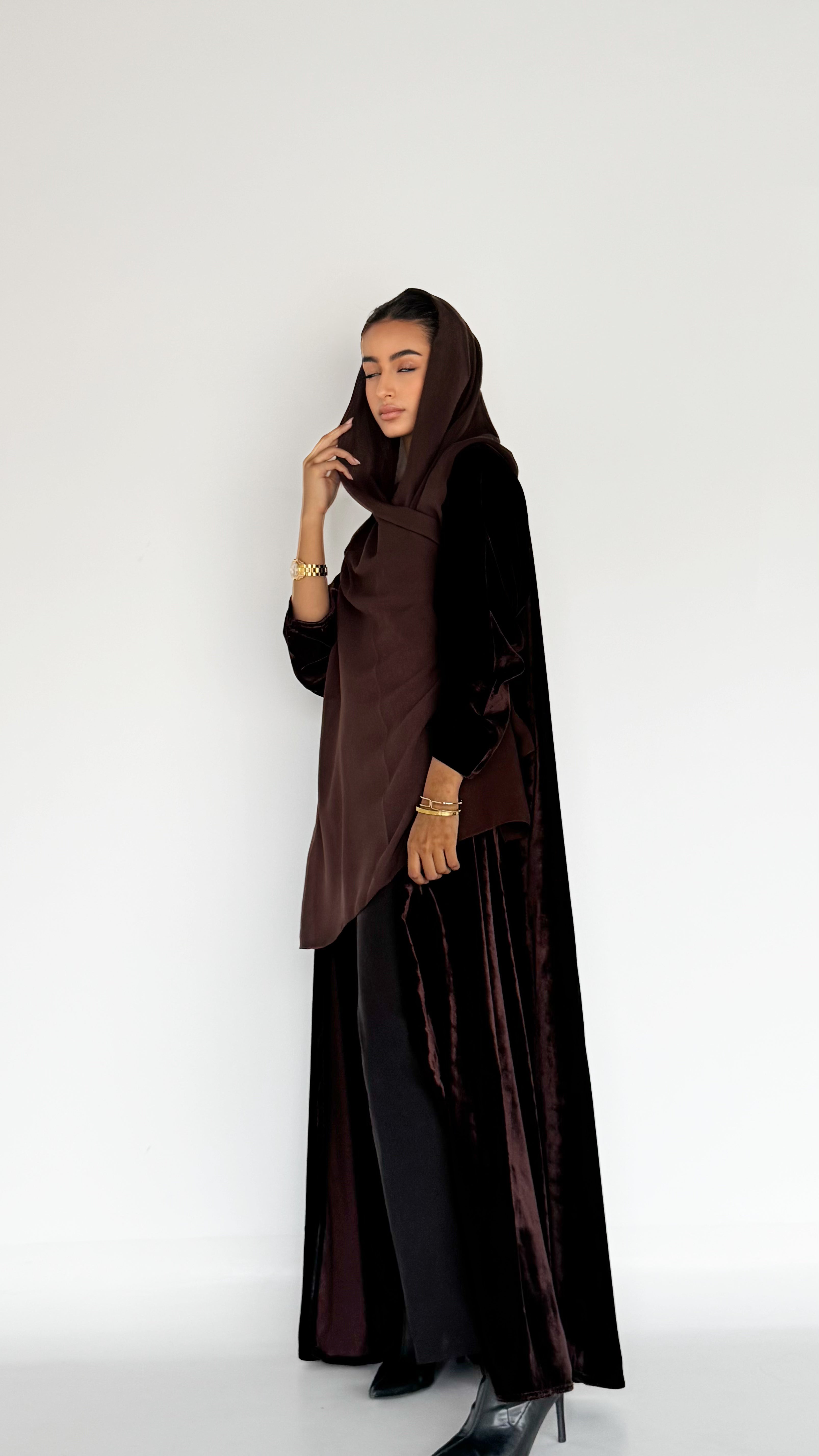 MW645 - Light Crepe Standing with Jacquard Half-Cloche