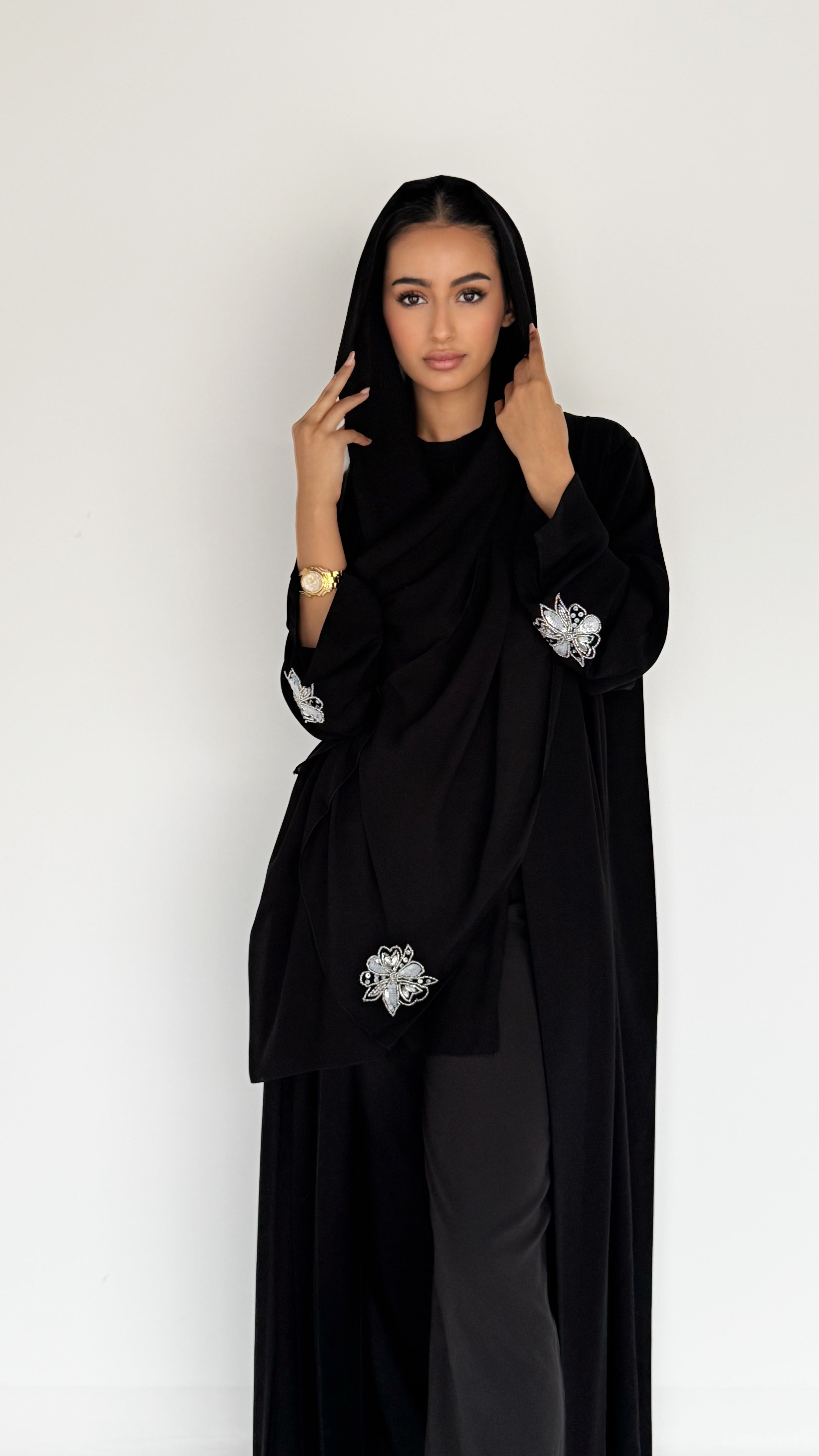MW645 - Light Crepe Standing with Jacquard Half-Cloche