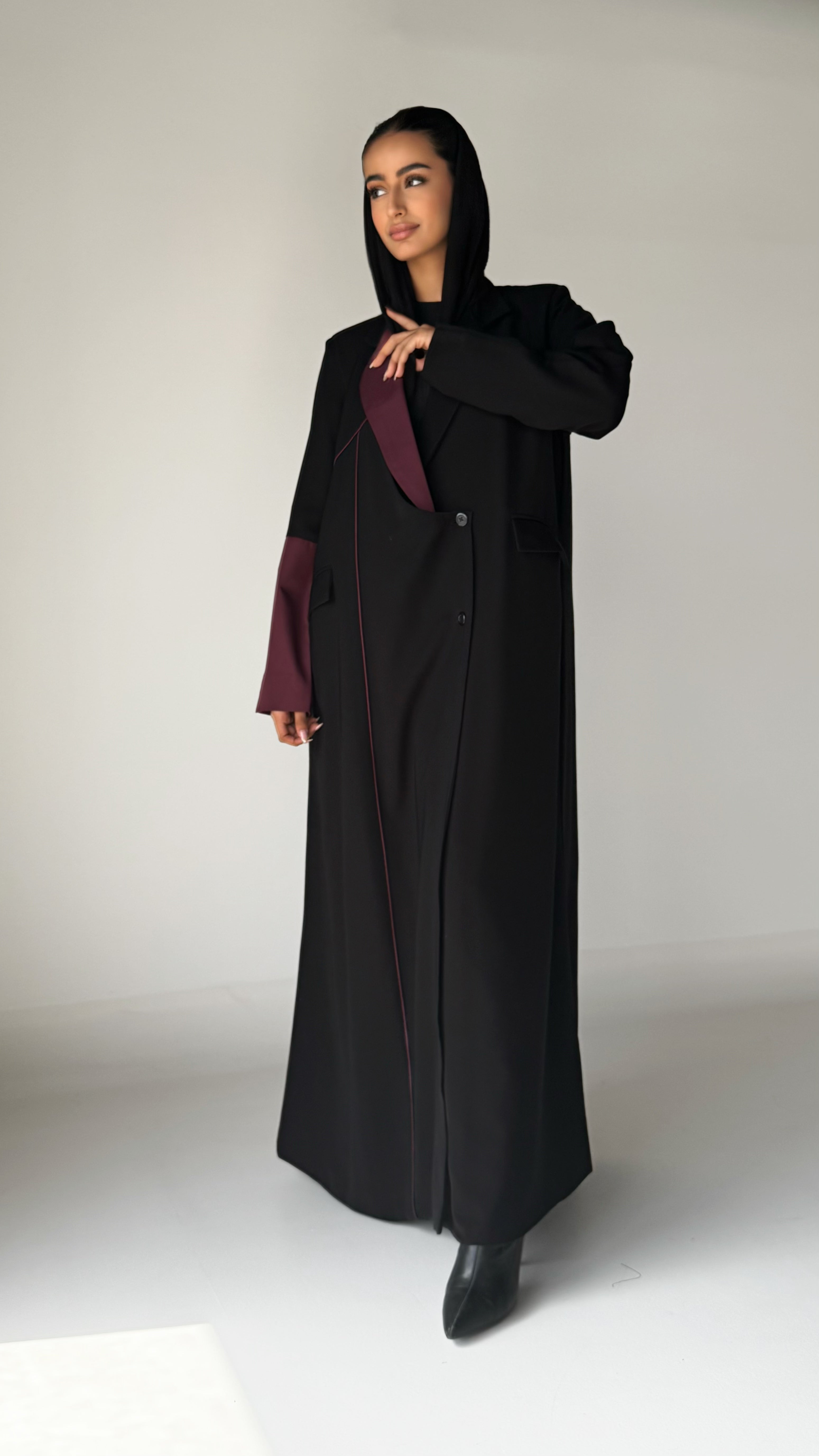 MW645 - Light Crepe Standing with Jacquard Half-Cloche