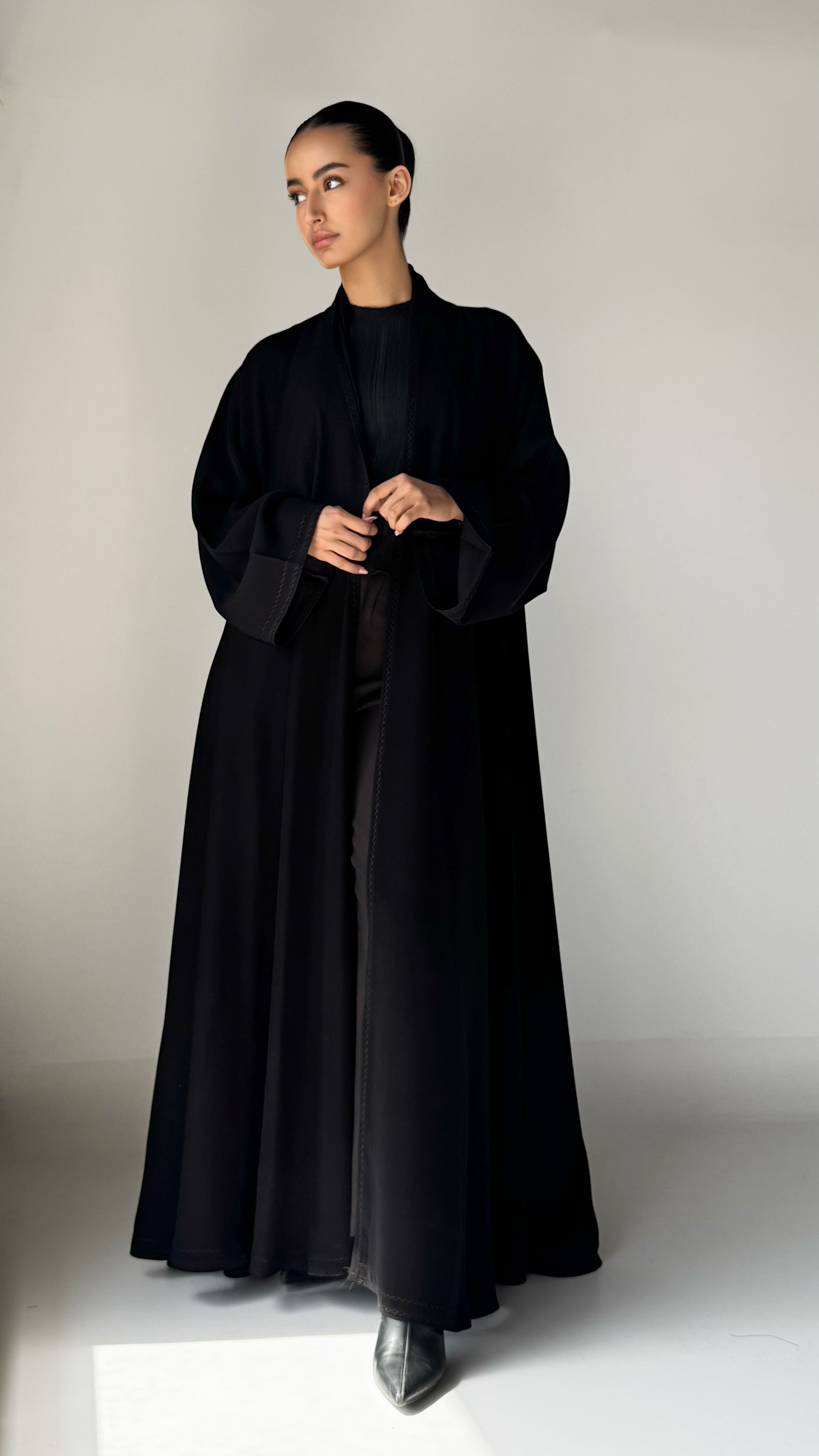 MW1277 - عبايه اسود تطريز