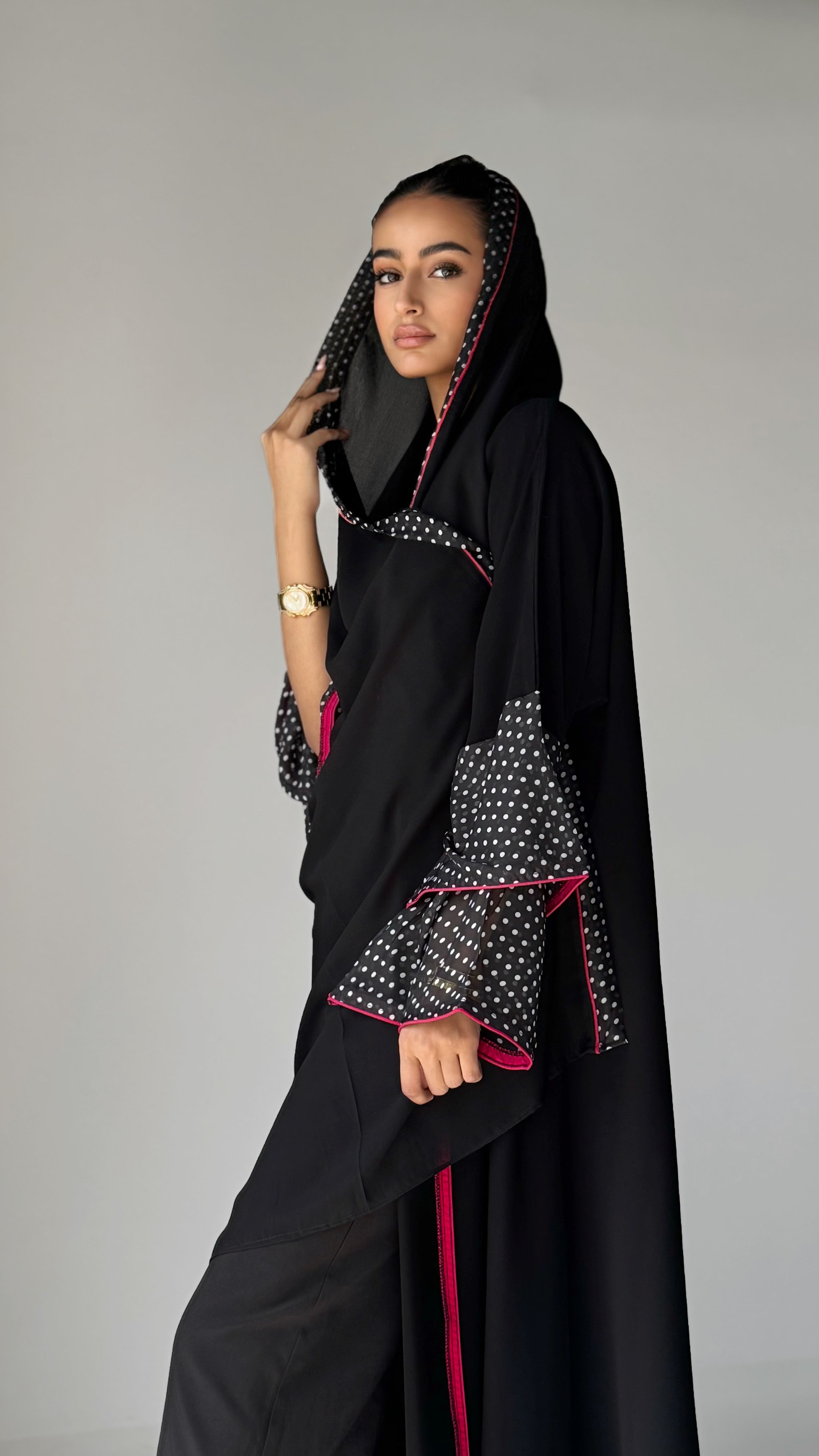 MW1595- عباية سوداء بأكمام منقطة ملونة | Black Abaya with Colored Polka-Dot Sleeves
