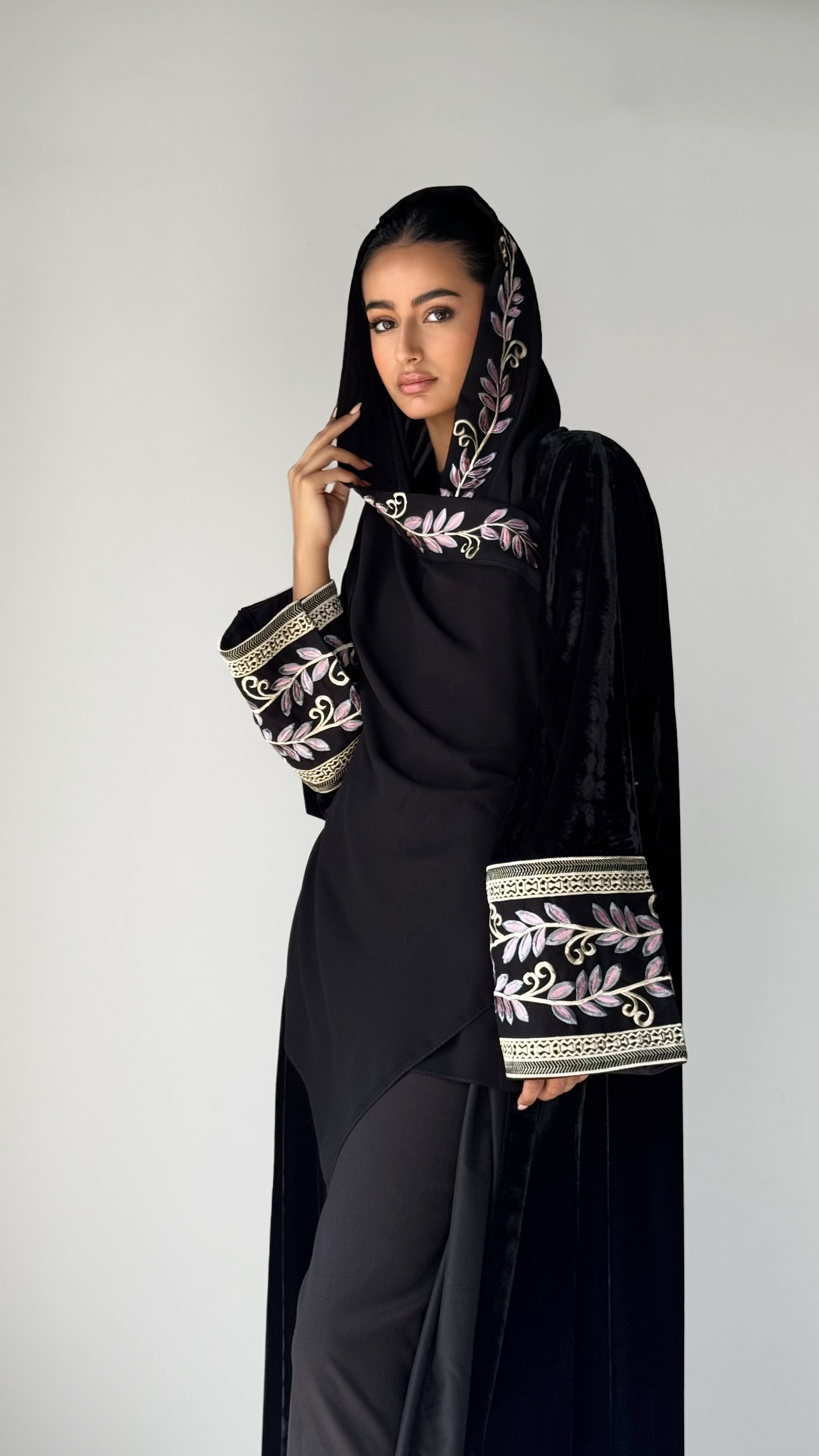 MW645 - Light Crepe Standing with Jacquard Half-Cloche