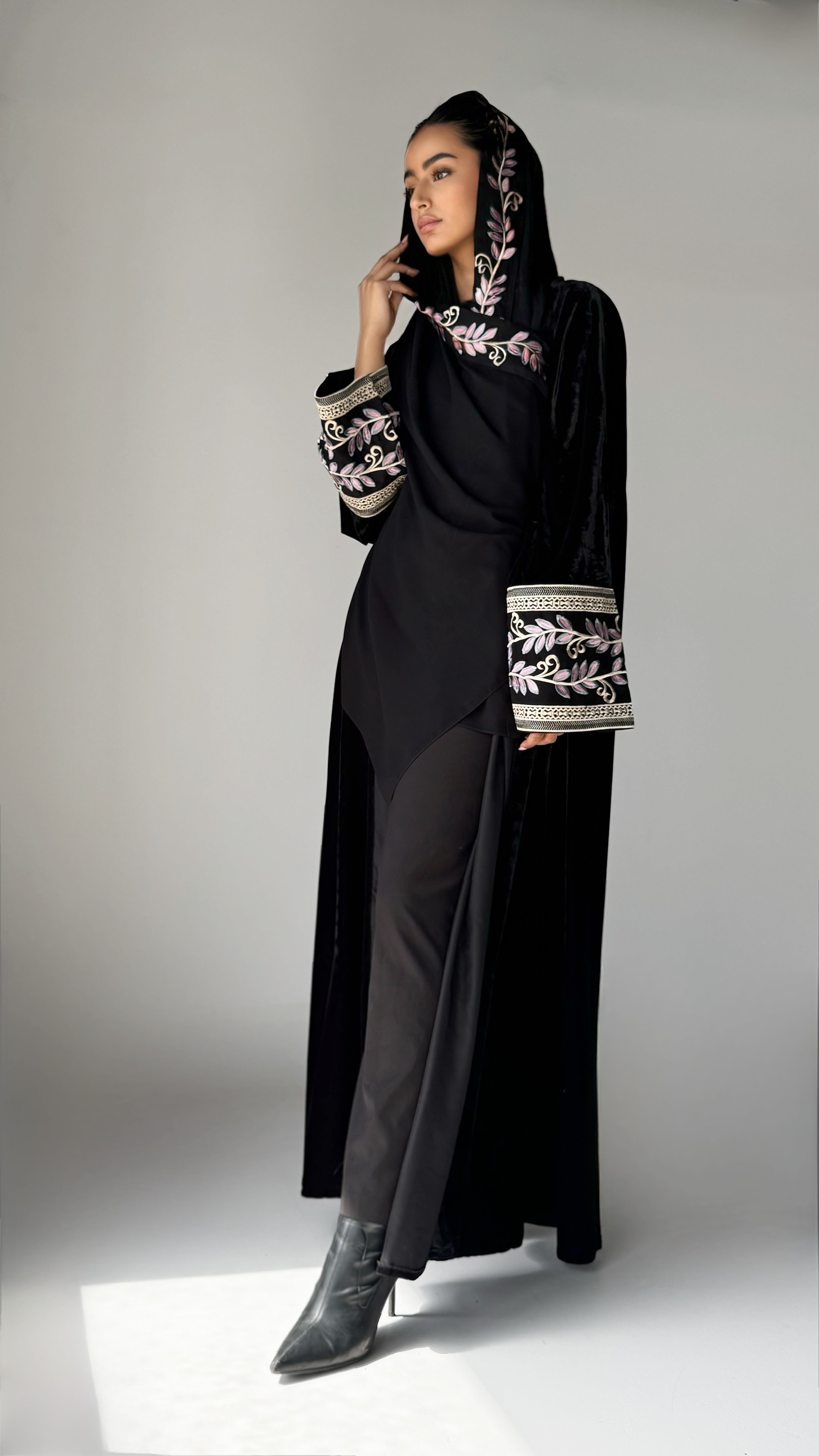 MW645 - Light Crepe Standing with Jacquard Half-Cloche