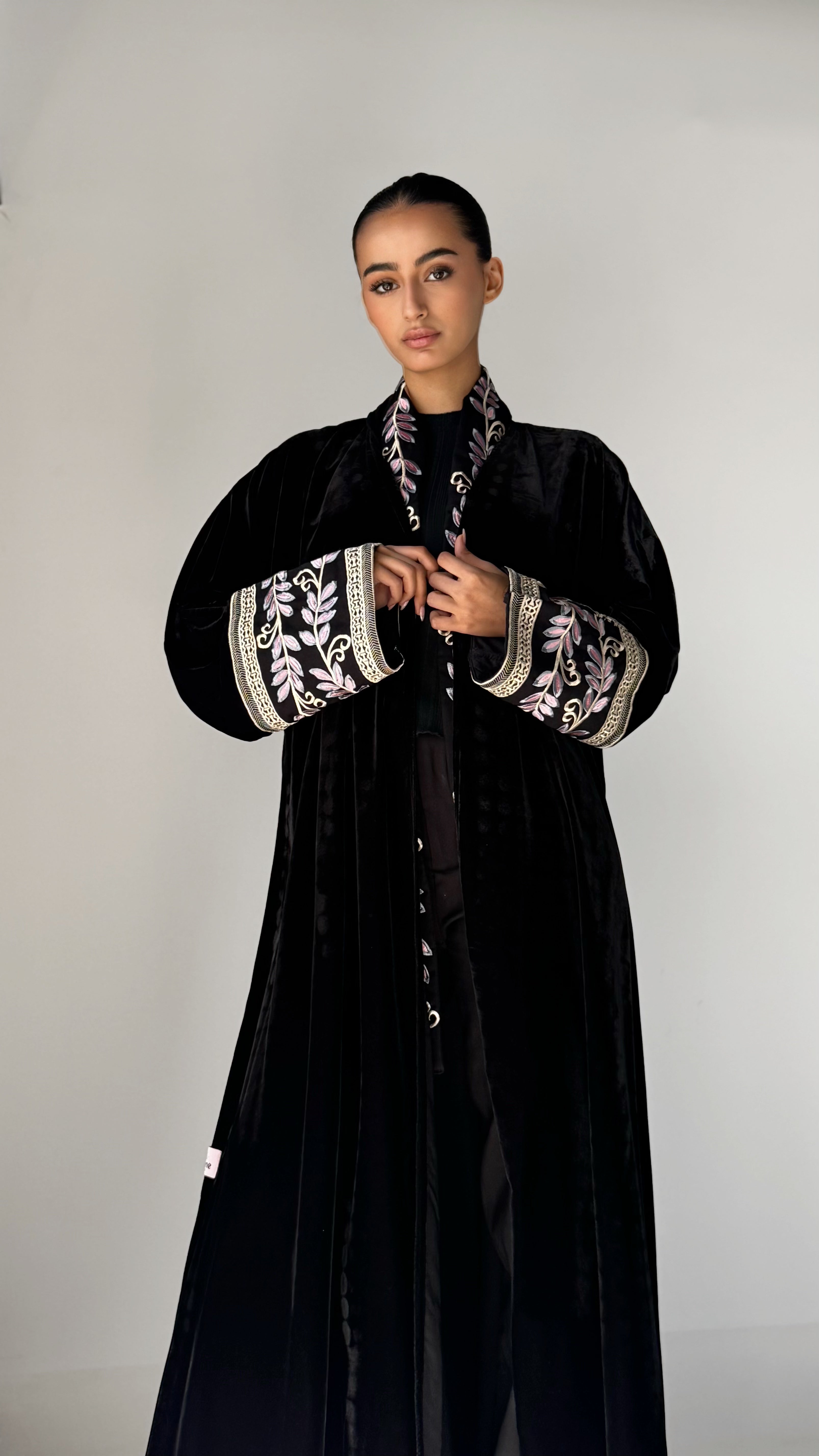 MW645 - Light Crepe Standing with Jacquard Half-Cloche