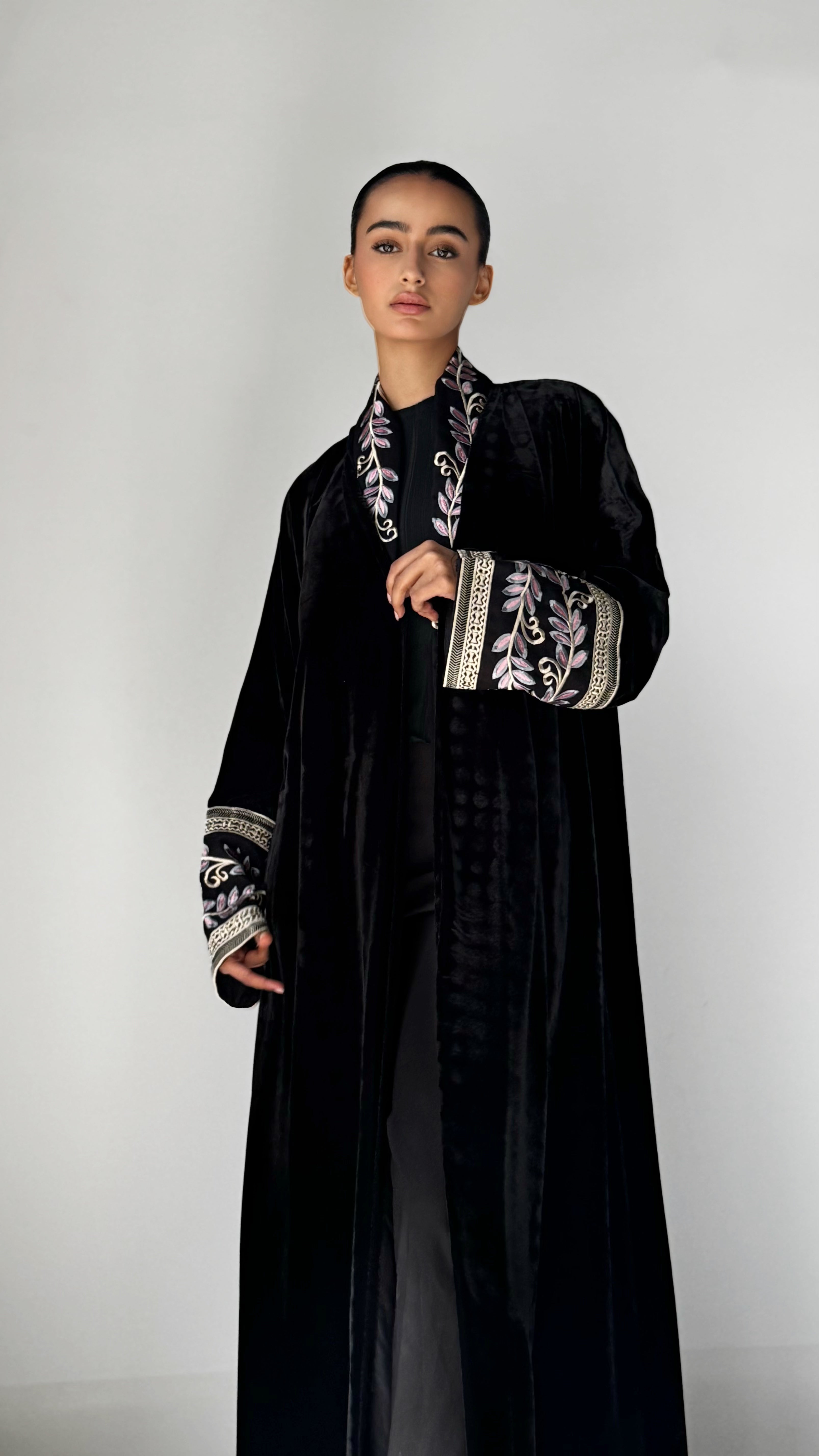 MW645 - Light Crepe Standing with Jacquard Half-Cloche