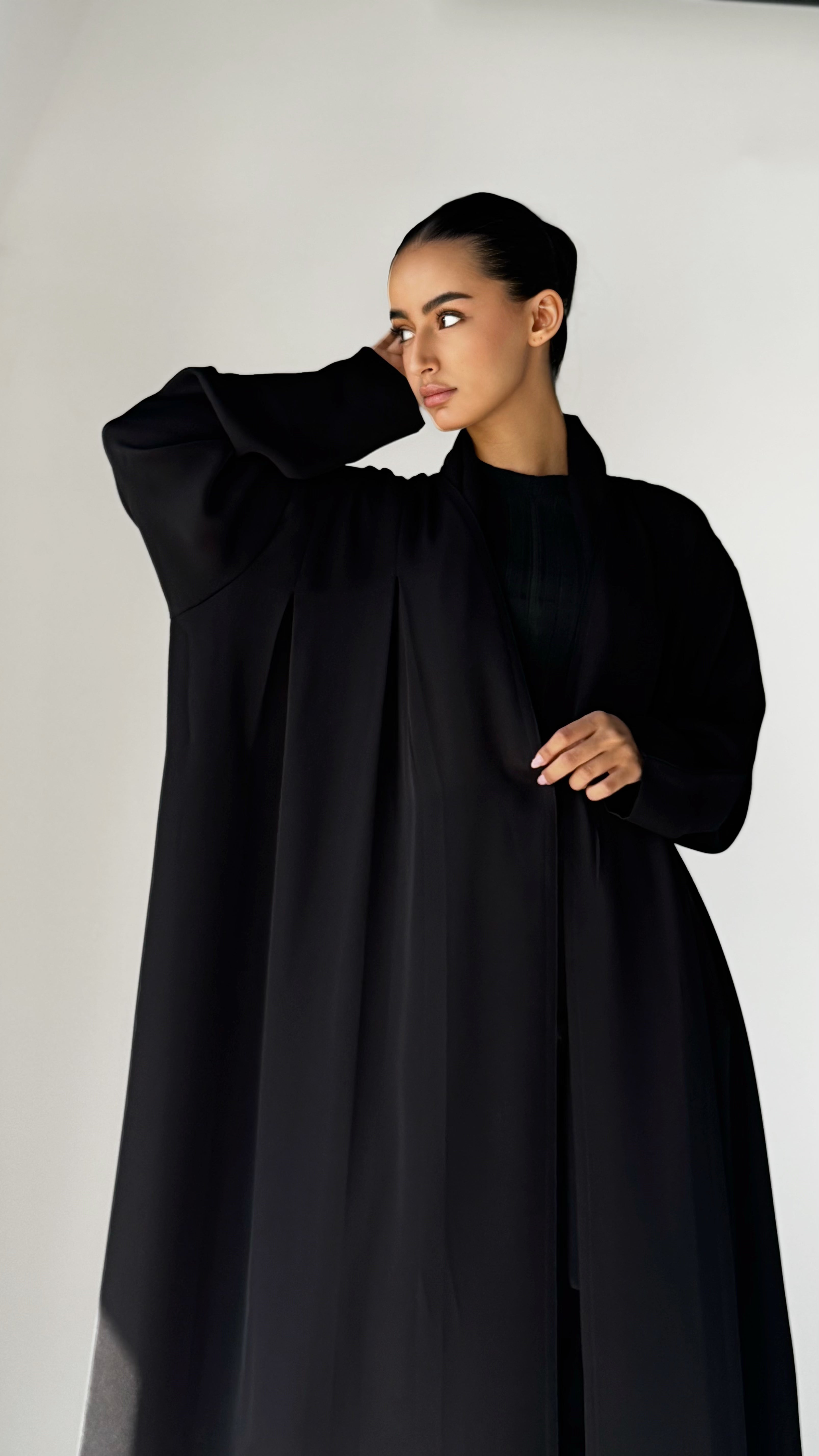MW645 - Light Crepe Standing with Jacquard Half-Cloche