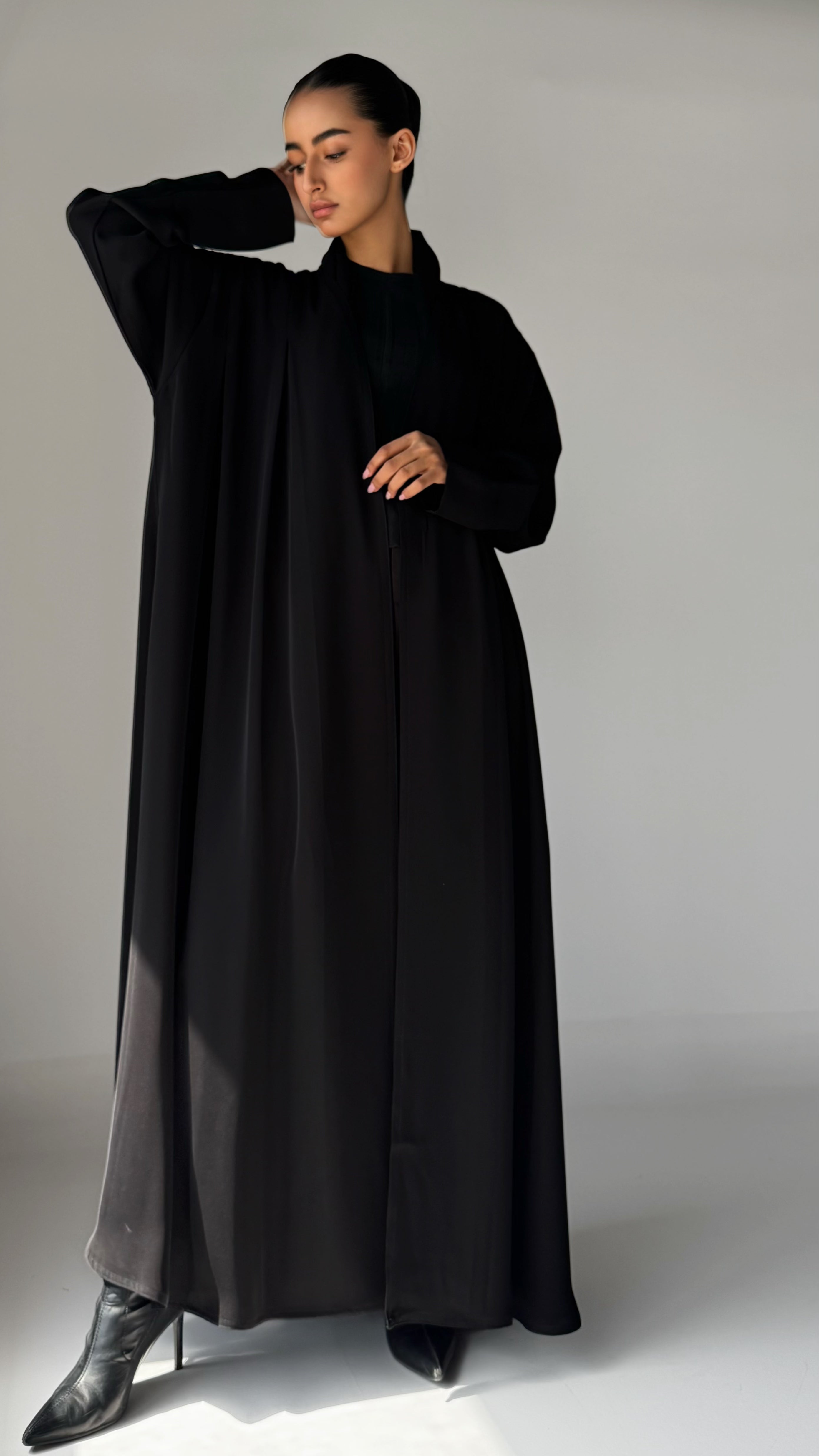 MW645 - Light Crepe Standing with Jacquard Half-Cloche