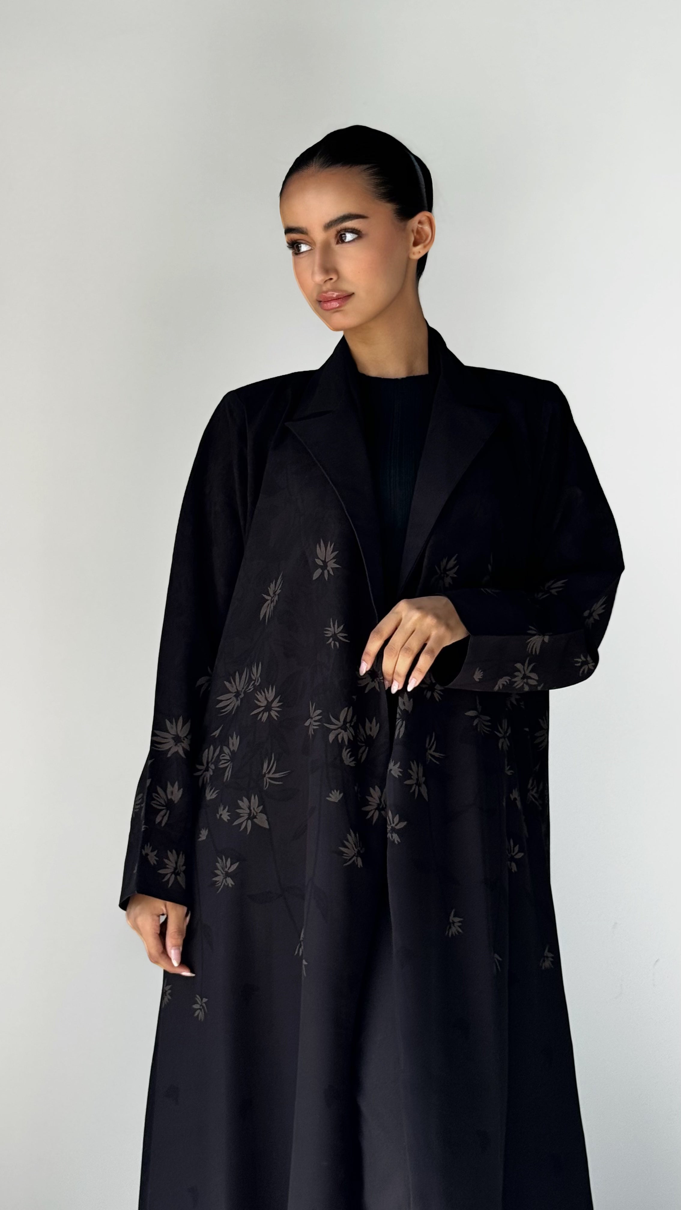 MW645 - Light Crepe Standing with Jacquard Half-Cloche