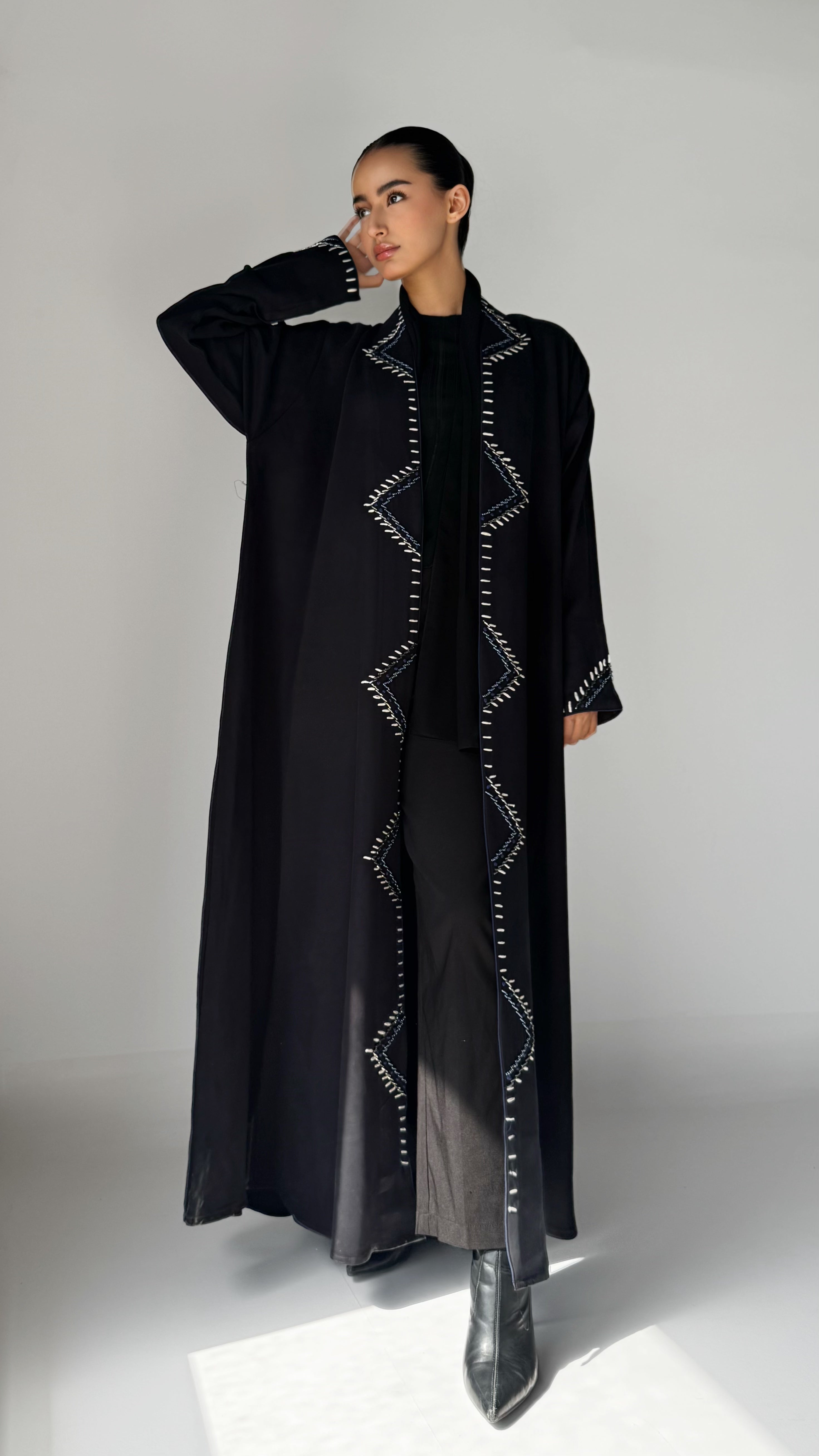 MW645 - Light Crepe Standing with Jacquard Half-Cloche