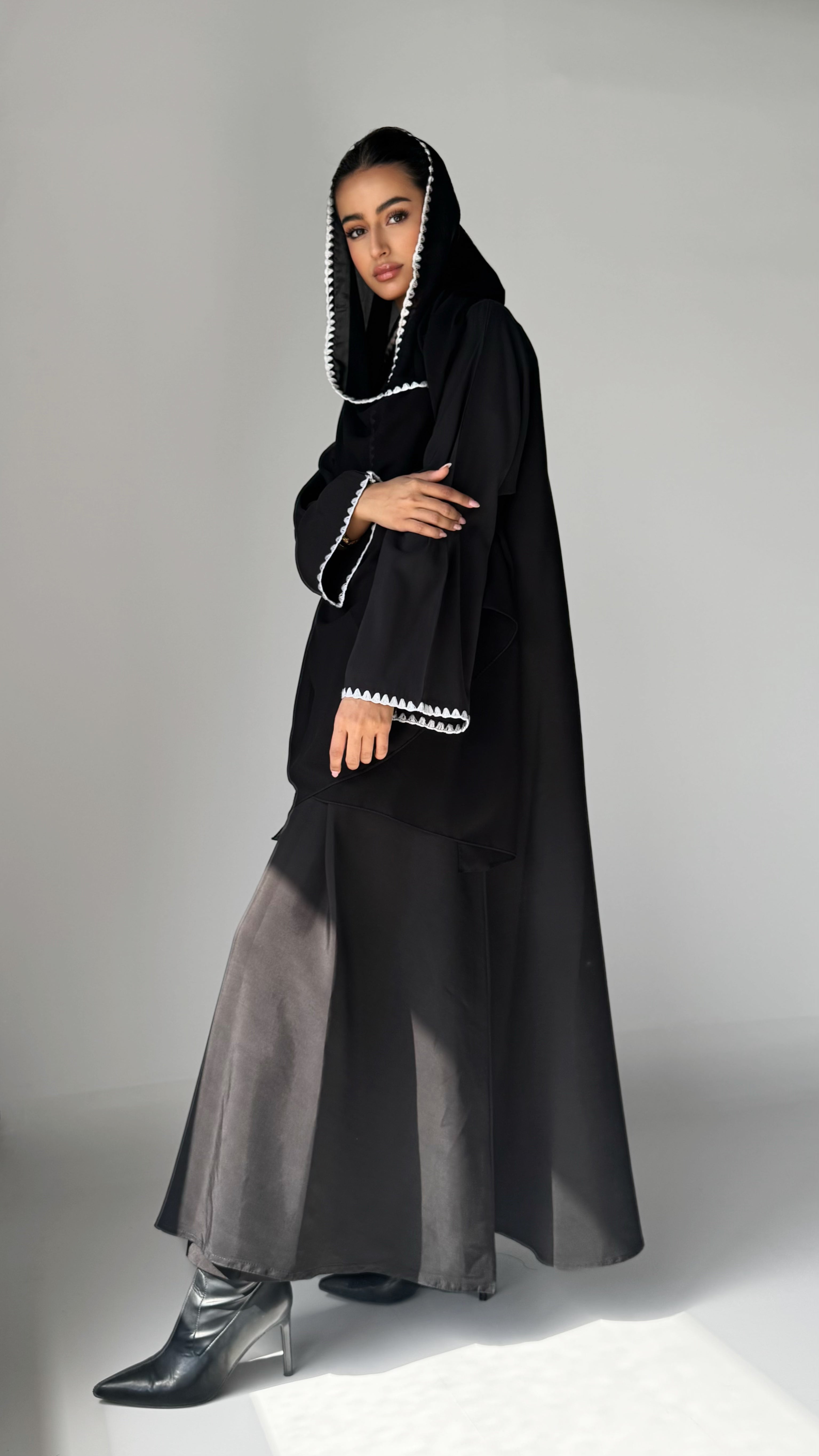 MW645 - Light Crepe Standing with Jacquard Half-Cloche