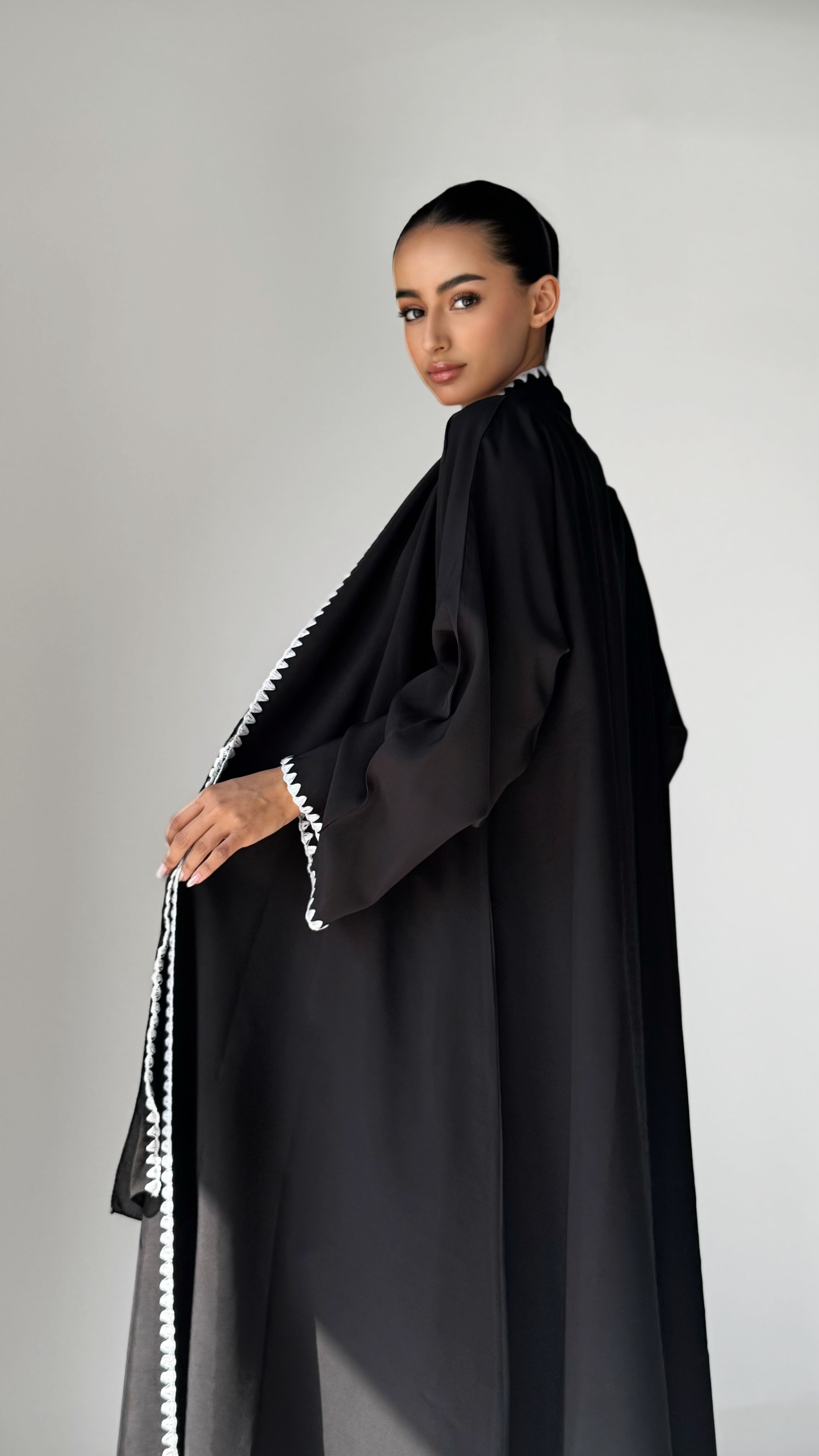 MW645 - Light Crepe Standing with Jacquard Half-Cloche