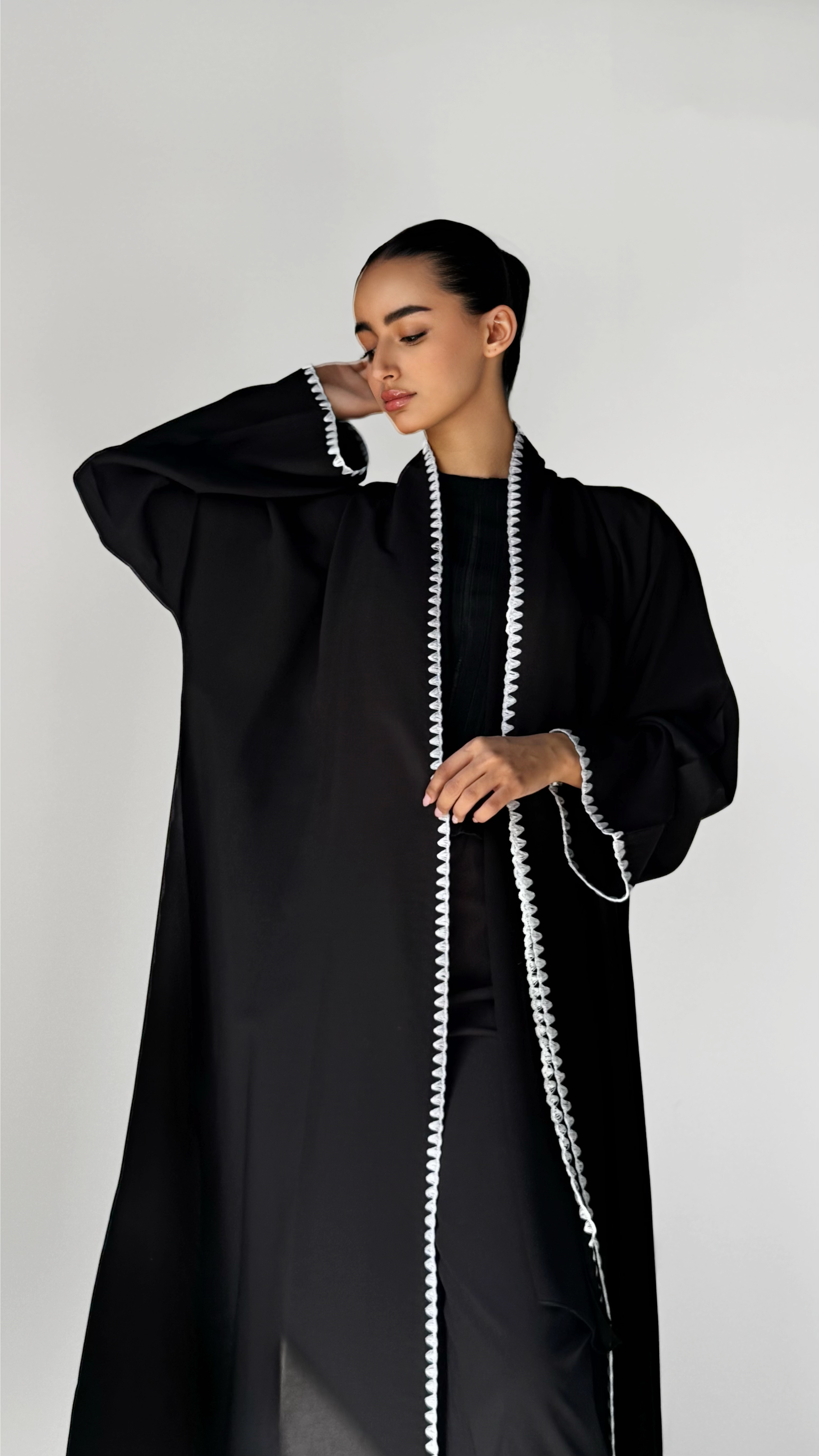 MW645 - Light Crepe Standing with Jacquard Half-Cloche