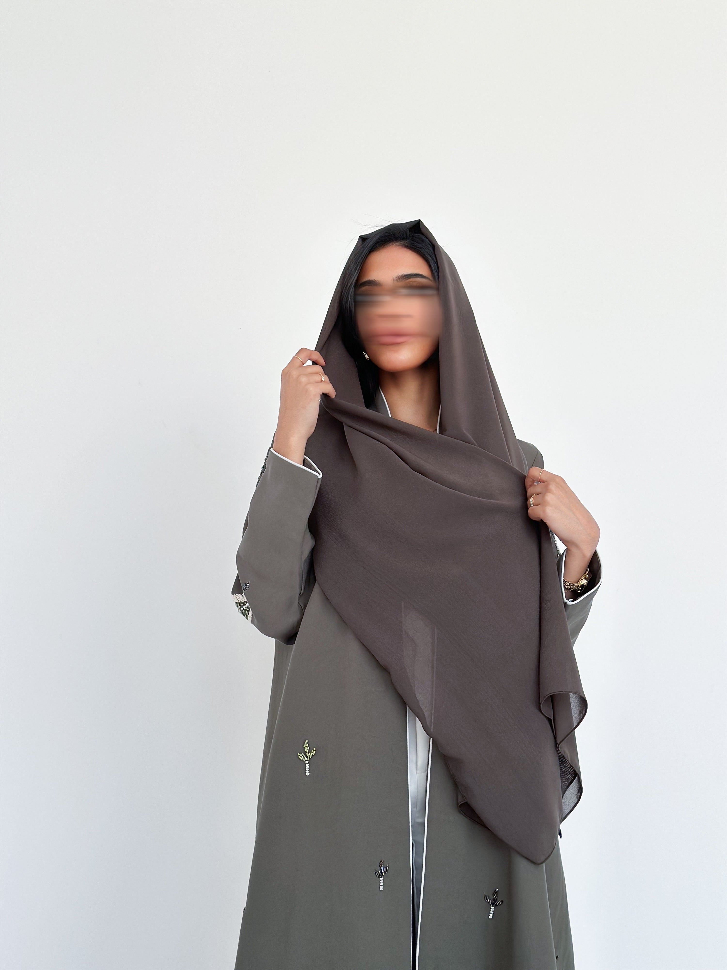 MW645 - Light Crepe Standing with Jacquard Half-Cloche