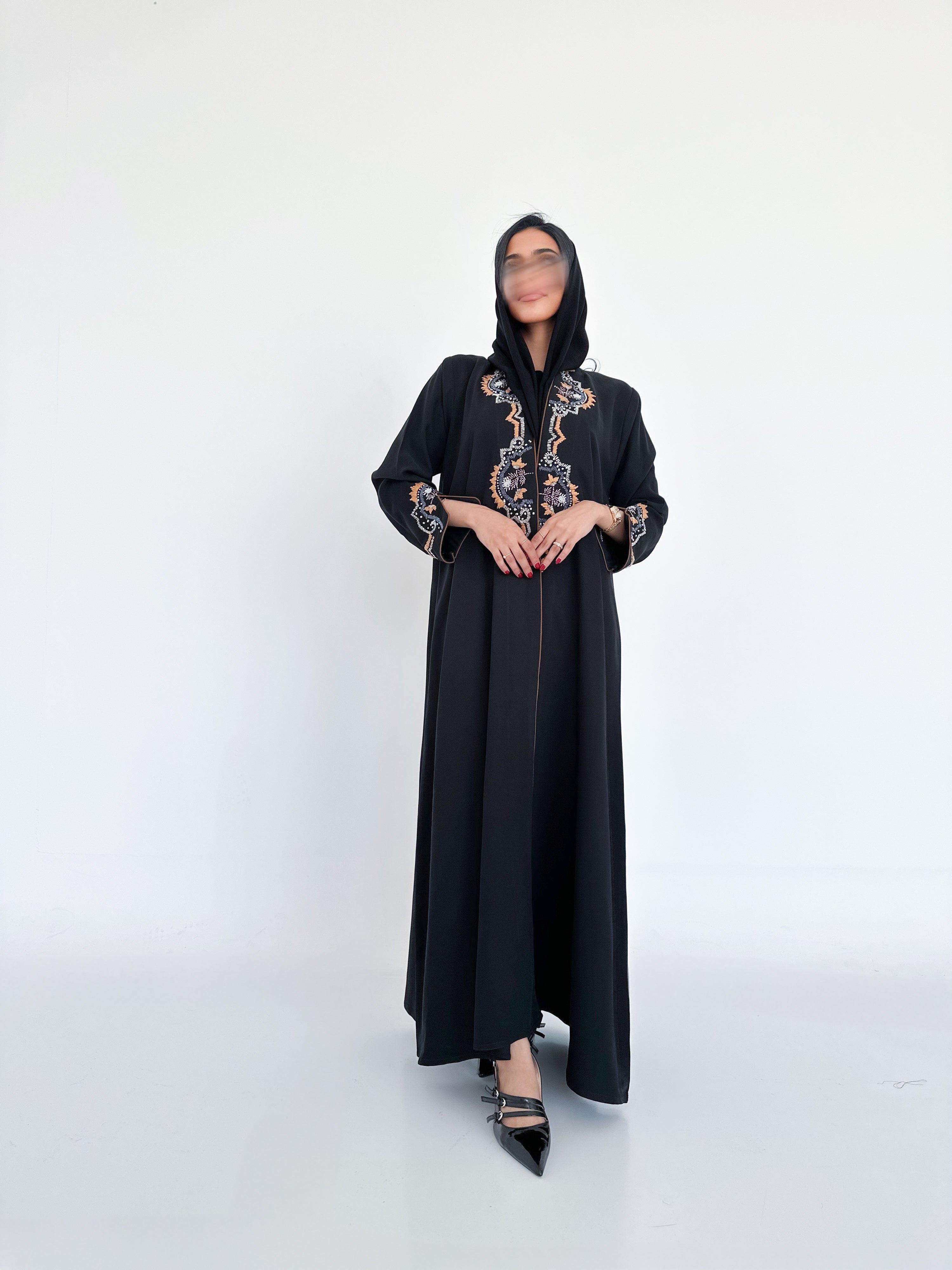 MW645 - Light Crepe Standing with Jacquard Half-Cloche