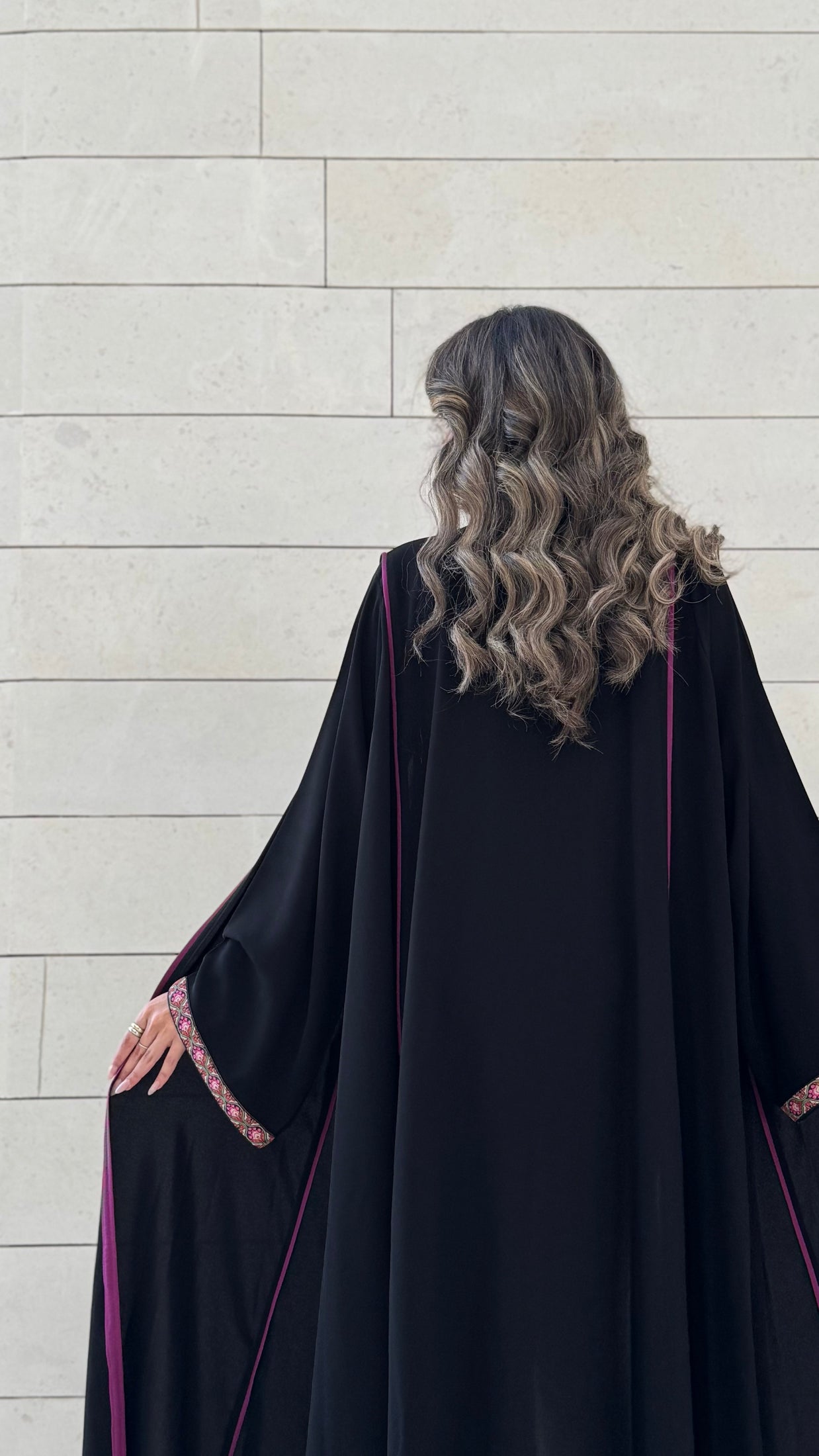 MW1605 - عباية سوداء بخطوط بنفسجية وتطريز بنفسجي | Black Abaya with Purple Stripes and Embroidery - Aya