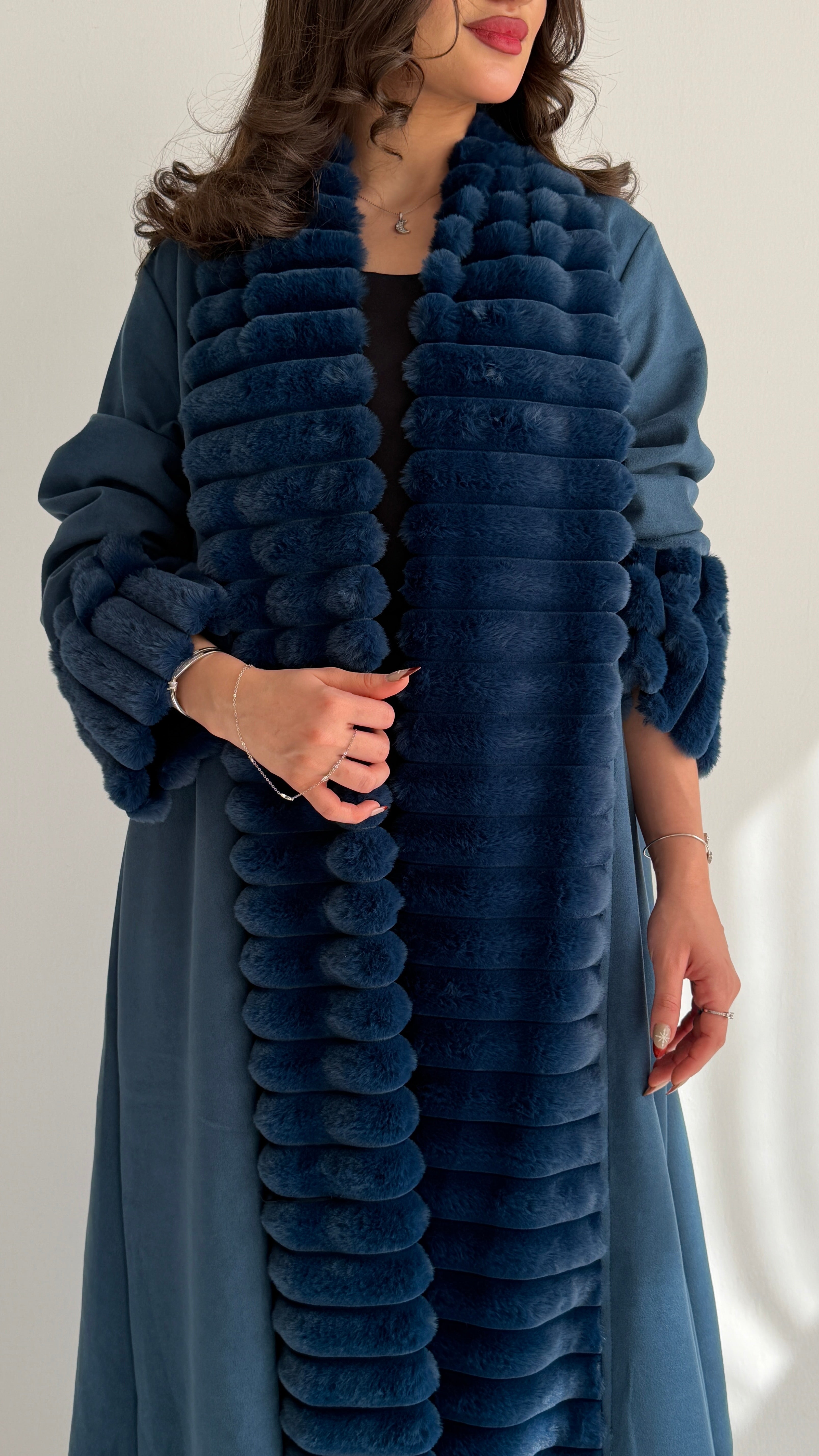 MW645 - Light Crepe Standing with Jacquard Half-Cloche