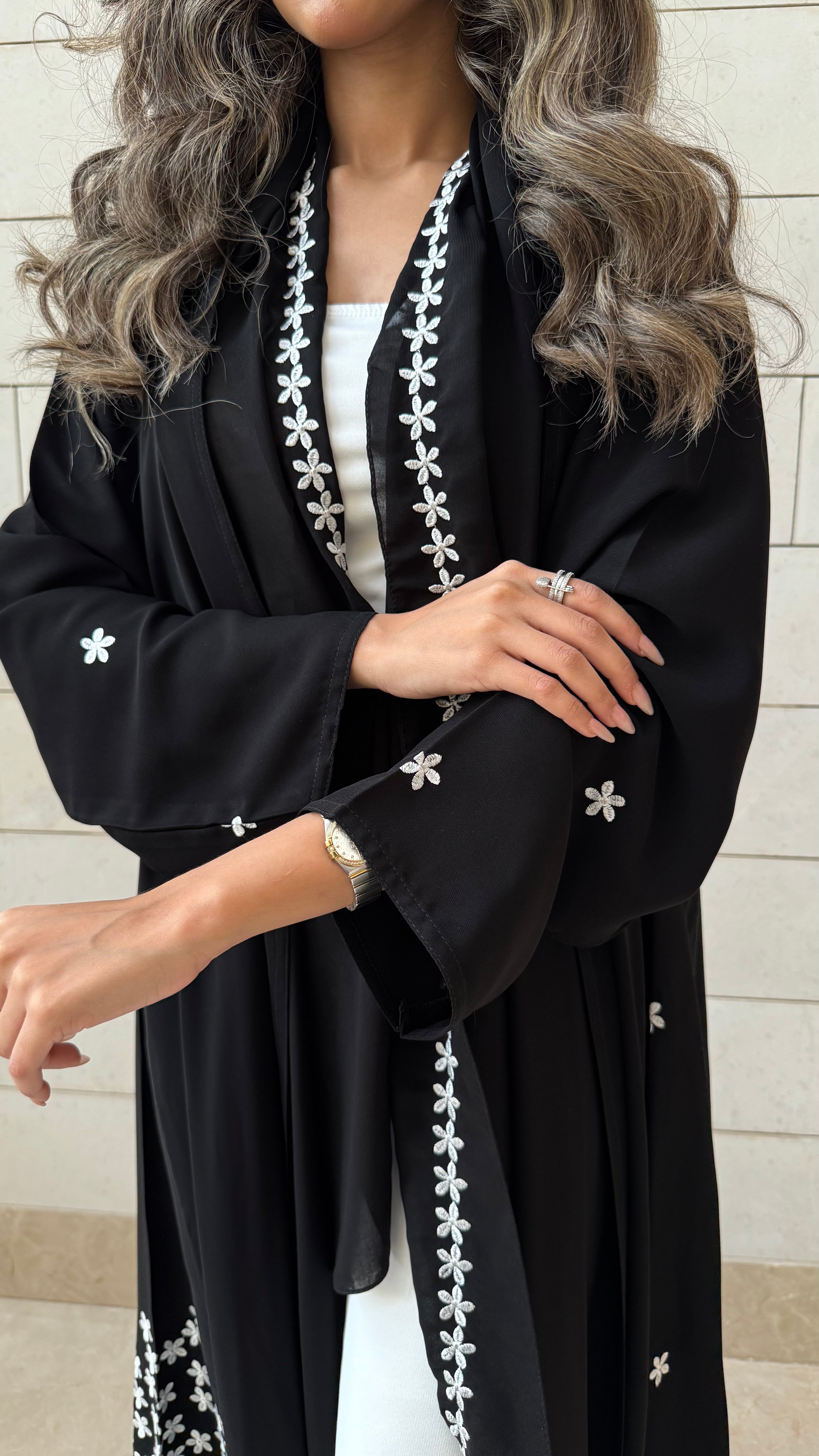 MW645 - Light Crepe Standing with Jacquard Half-Cloche