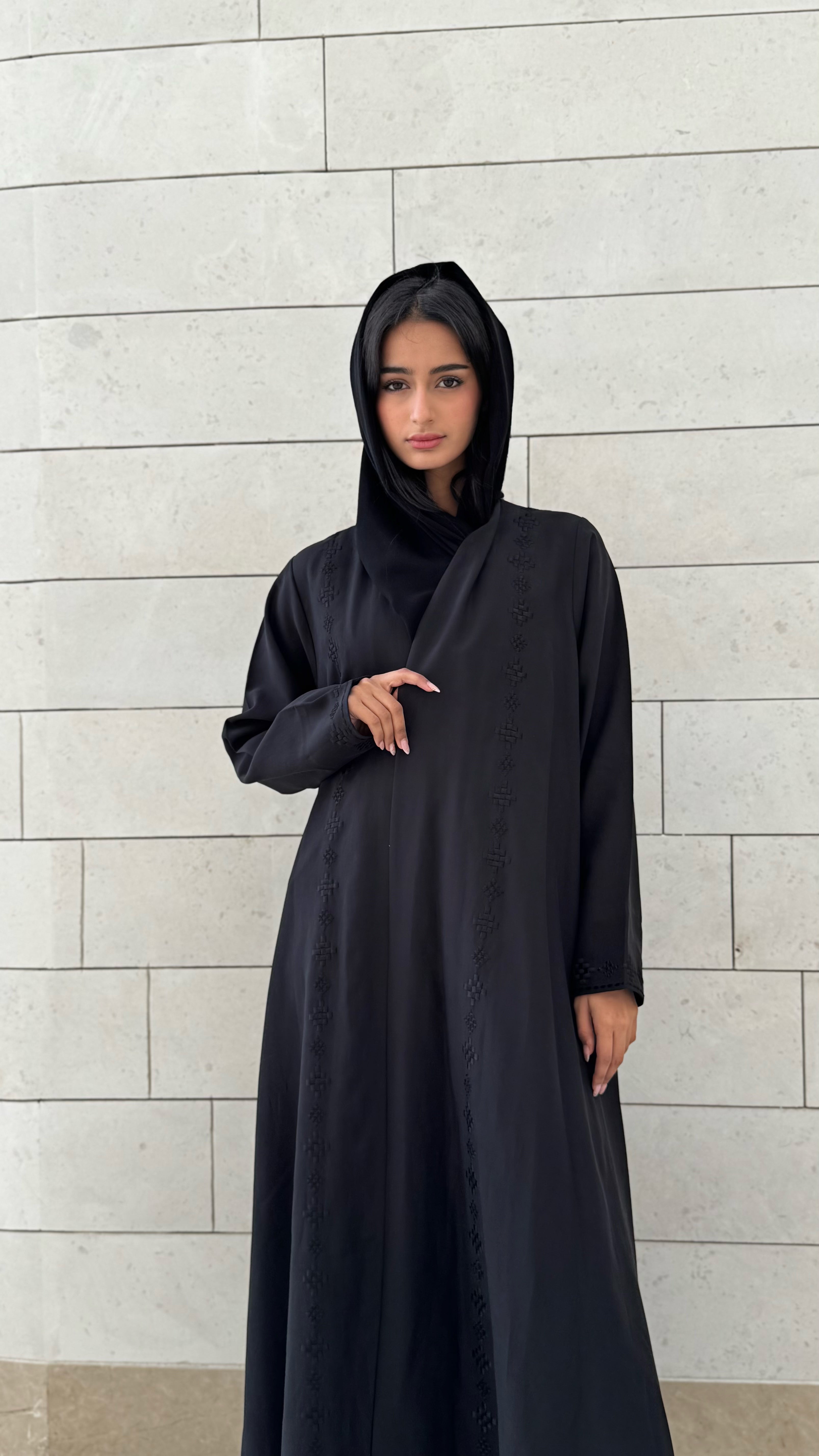 MWT656 - عباية تطريز كريب رصاصي - Aya