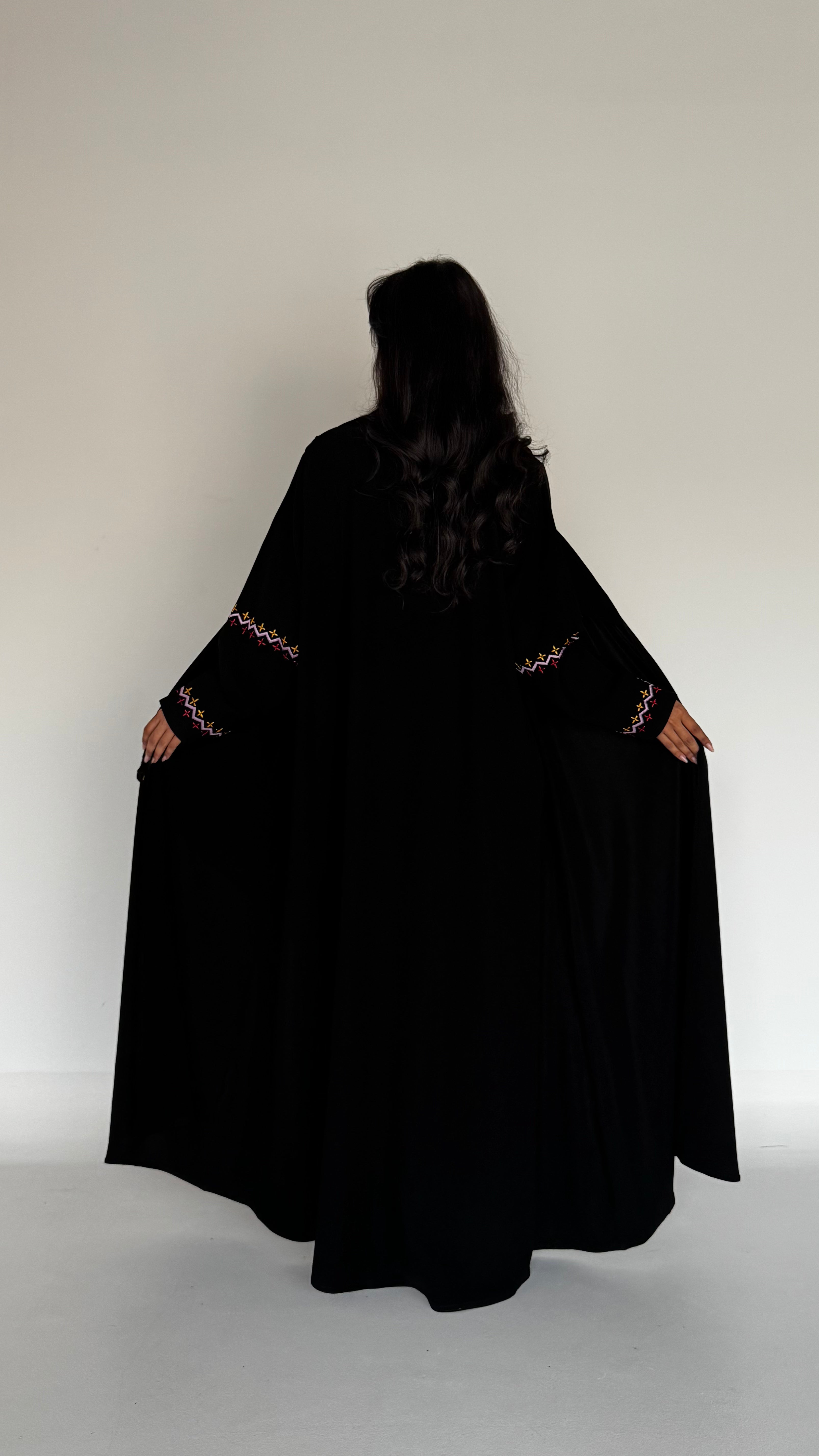 MW645 - Light Crepe Standing with Jacquard Half-Cloche