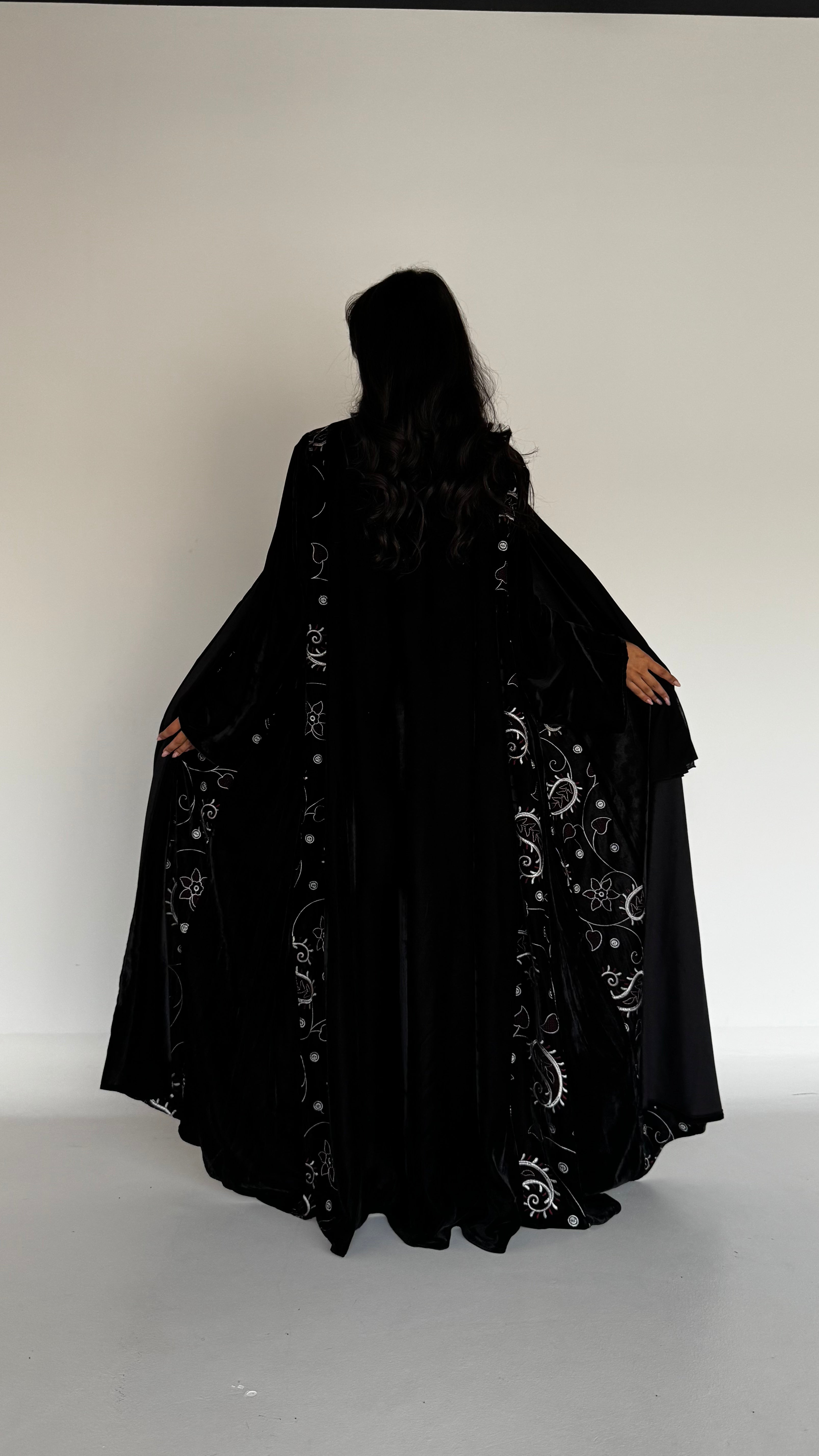 MW645 - Light Crepe Standing with Jacquard Half-Cloche
