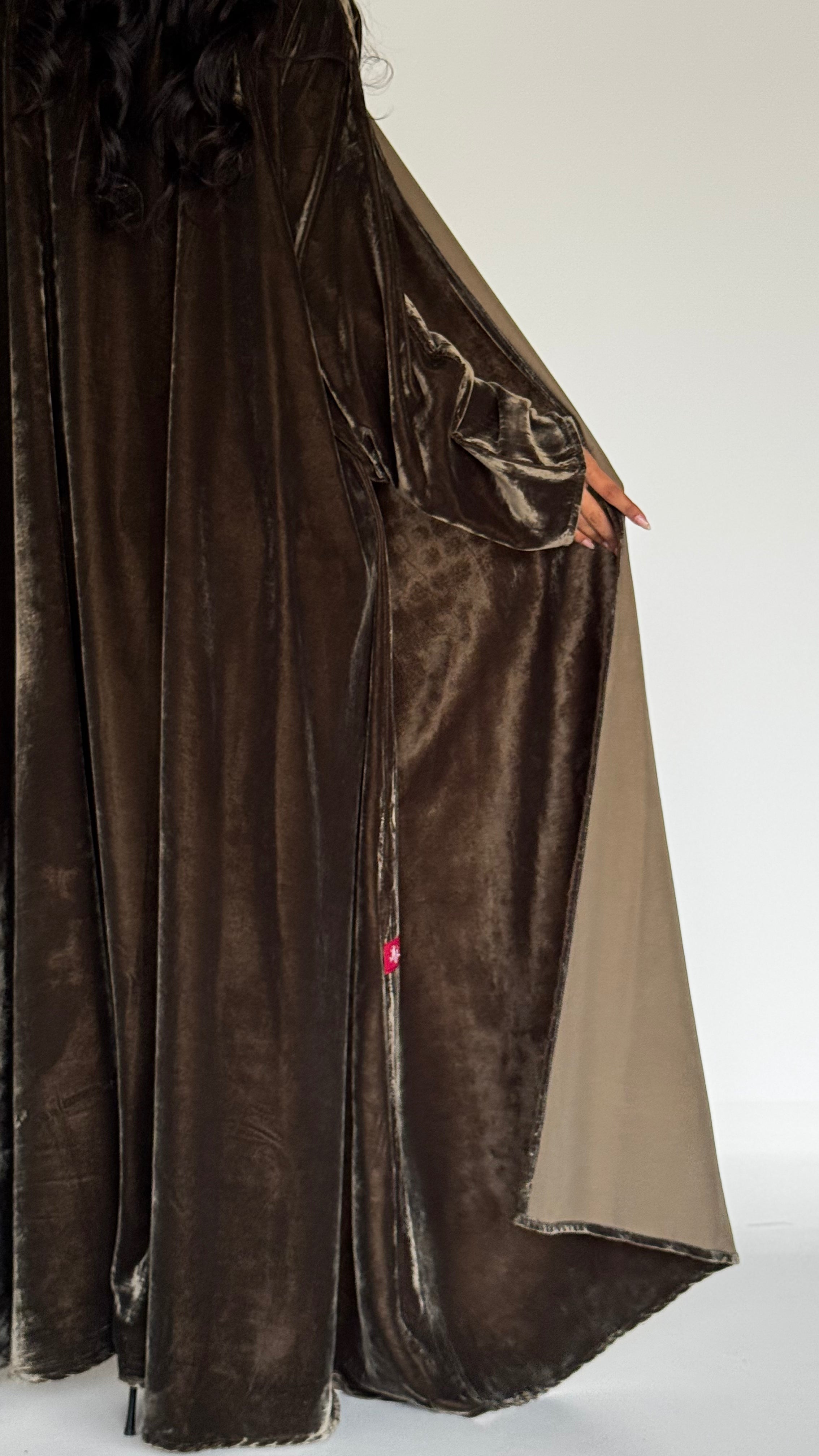 MW645 - Light Crepe Standing with Jacquard Half-Cloche