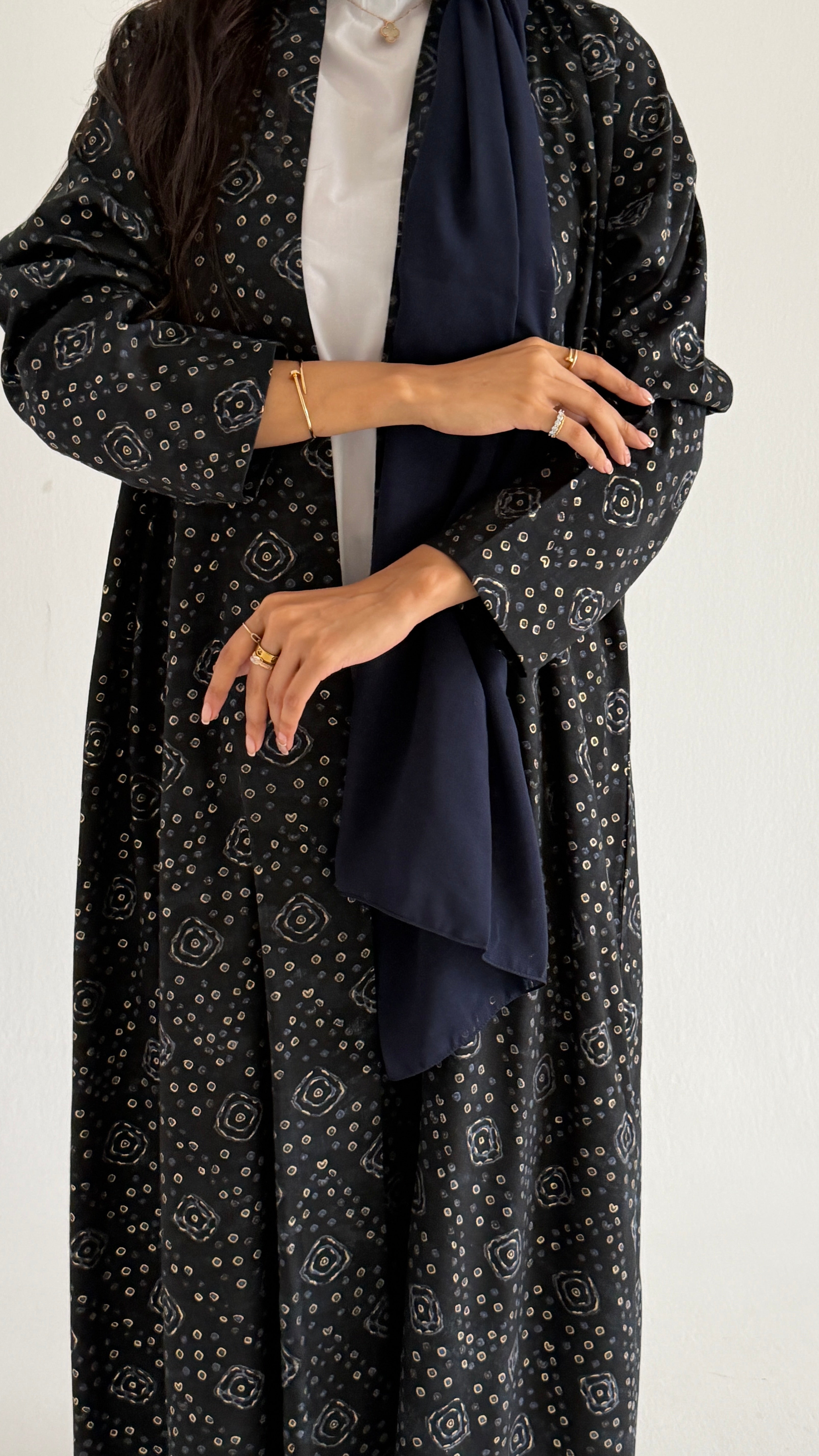 MW2149 -  عباية جاكار نص كلوش بزخارف راقي وحصرية - Aya