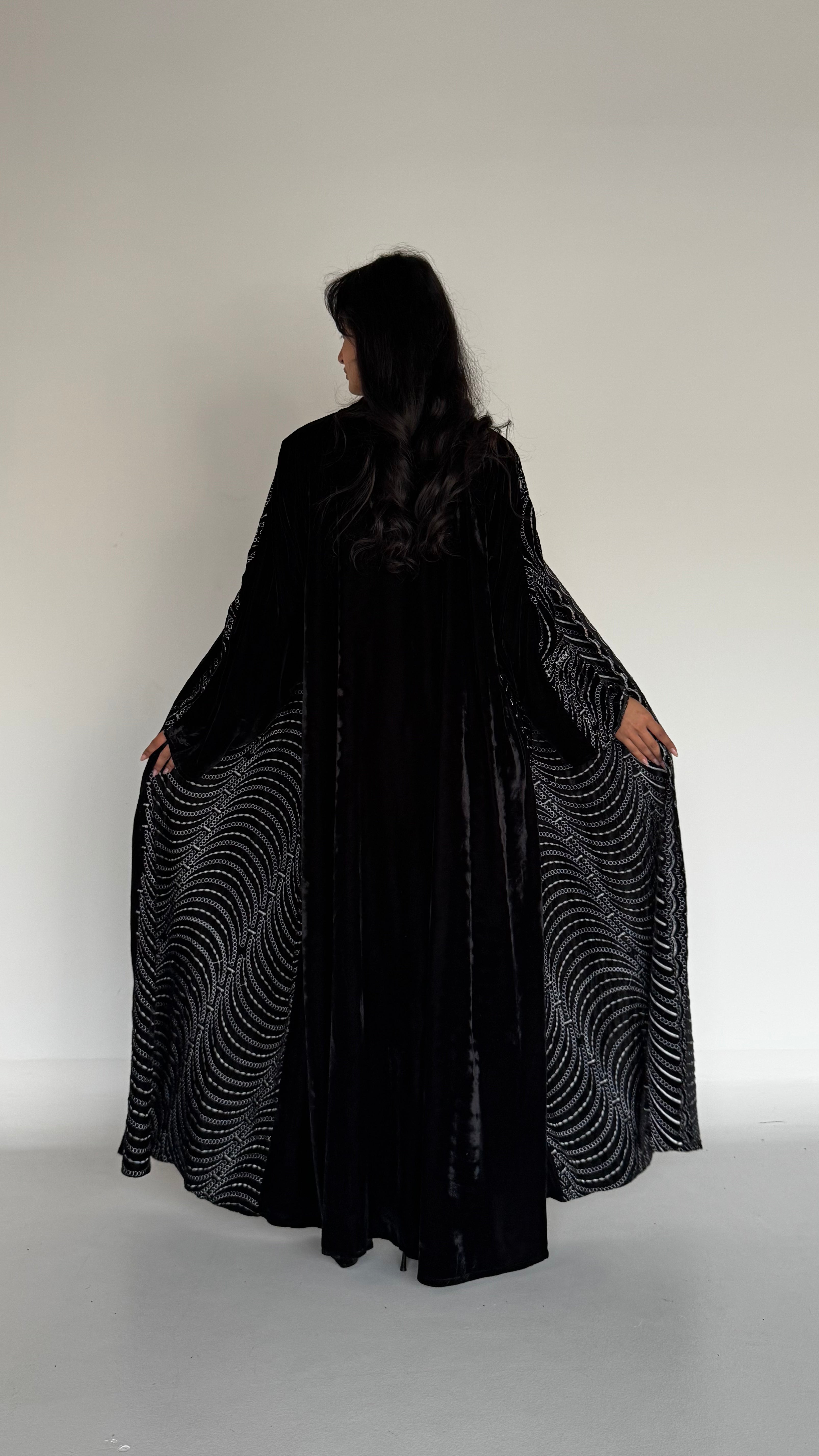 MW645 - Light Crepe Standing with Jacquard Half-Cloche