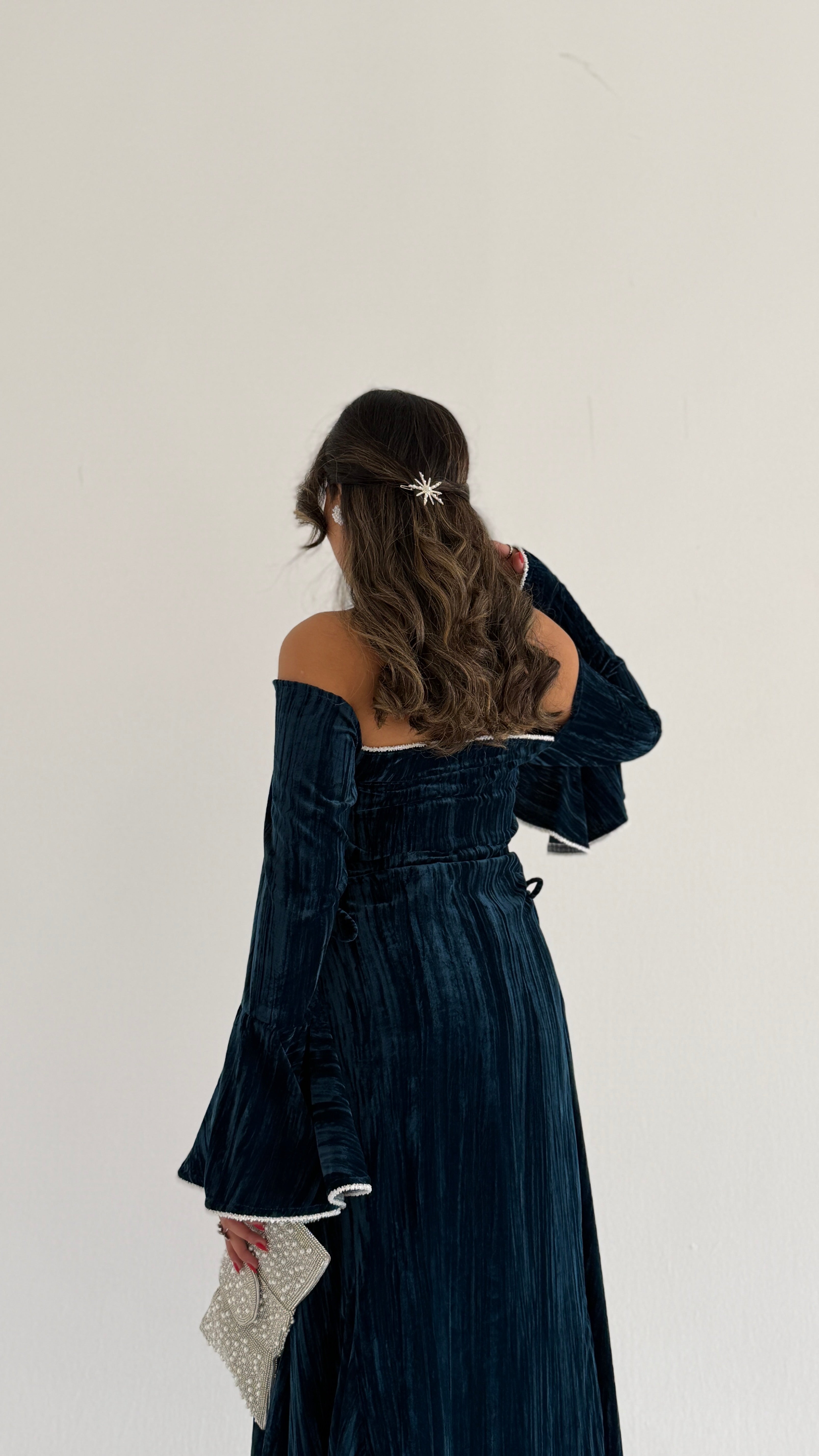 MWJ011 - جلابية مخمل مكسر بتفاصيل كلفة متقنة لإطلالة مميزة - Aya