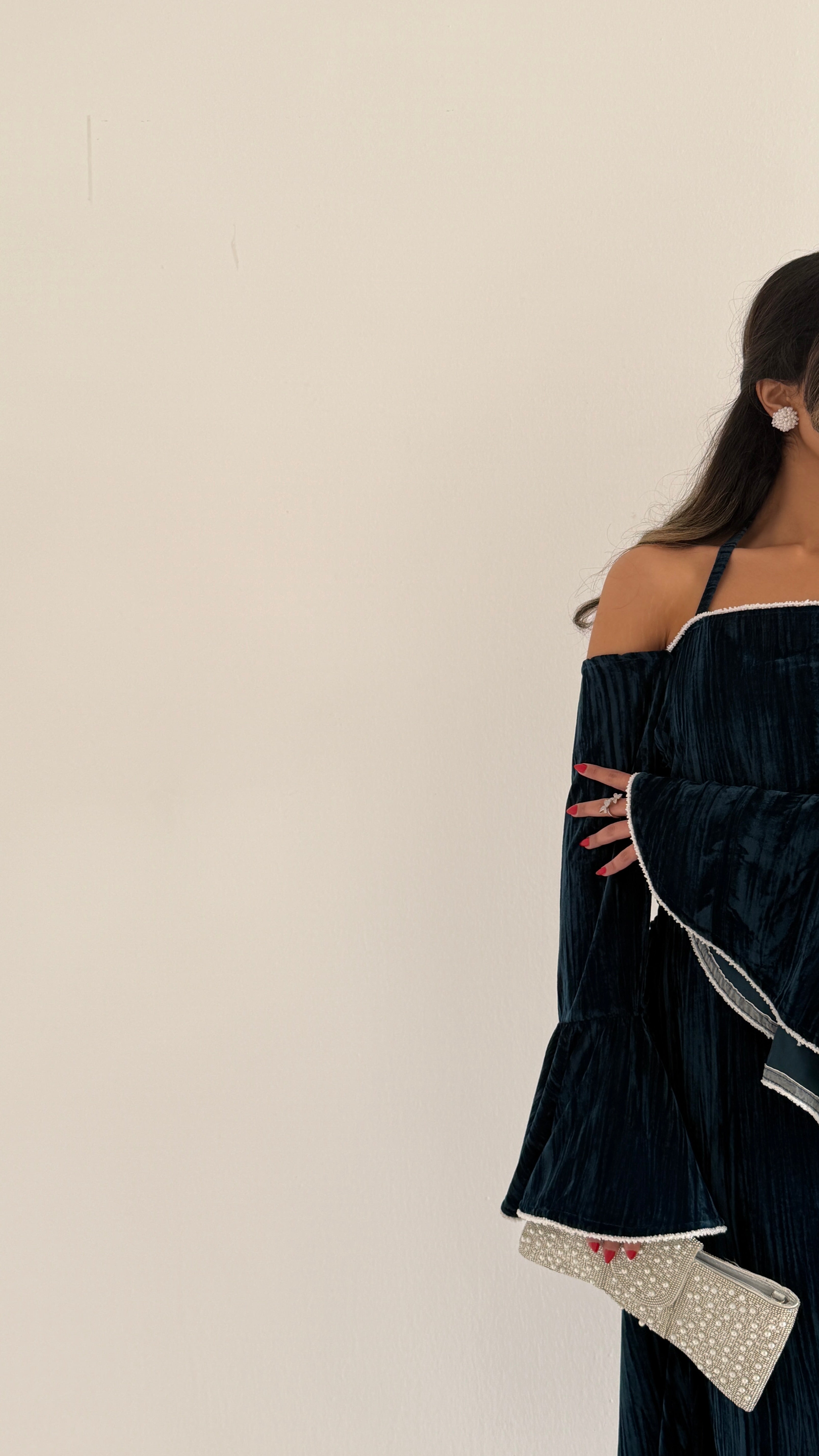 MWJ011 - جلابية مخمل مكسر بتفاصيل كلفة متقنة لإطلالة مميزة - Aya