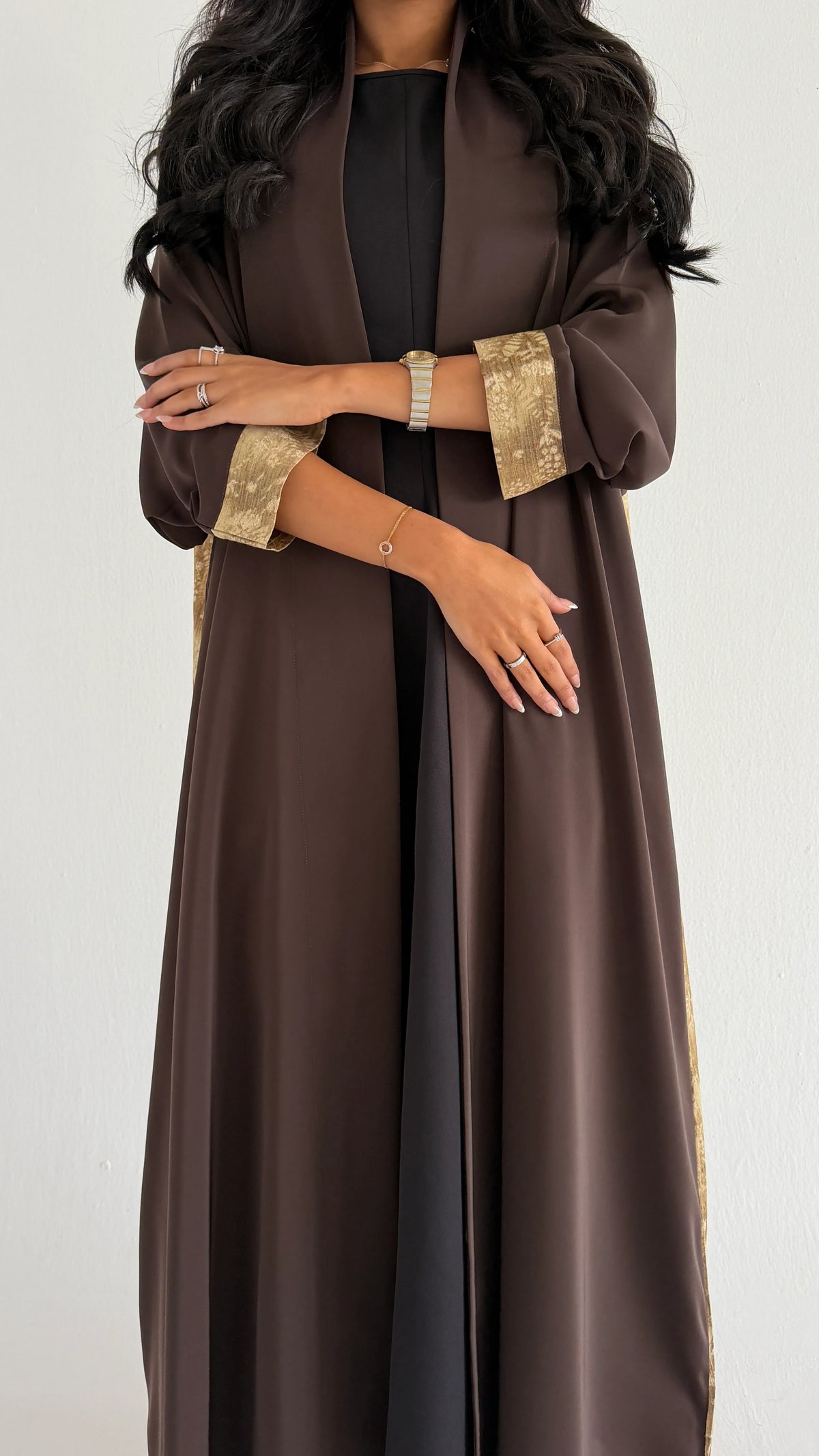 MWT1285 - عباية كريب بني بتدخيلة لنن طباعة - Aya