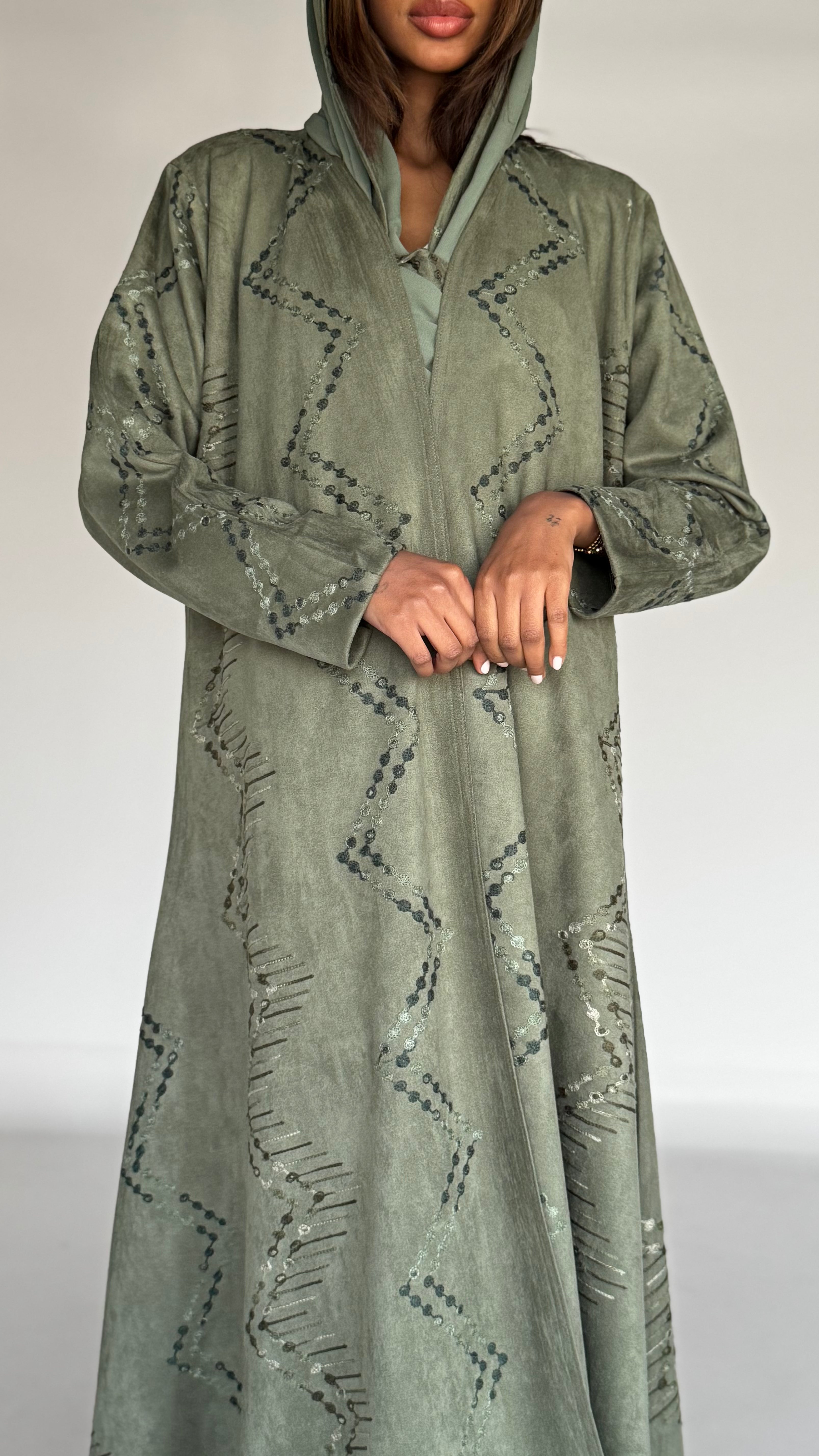 MWT580 - عباية شامواة زيتي