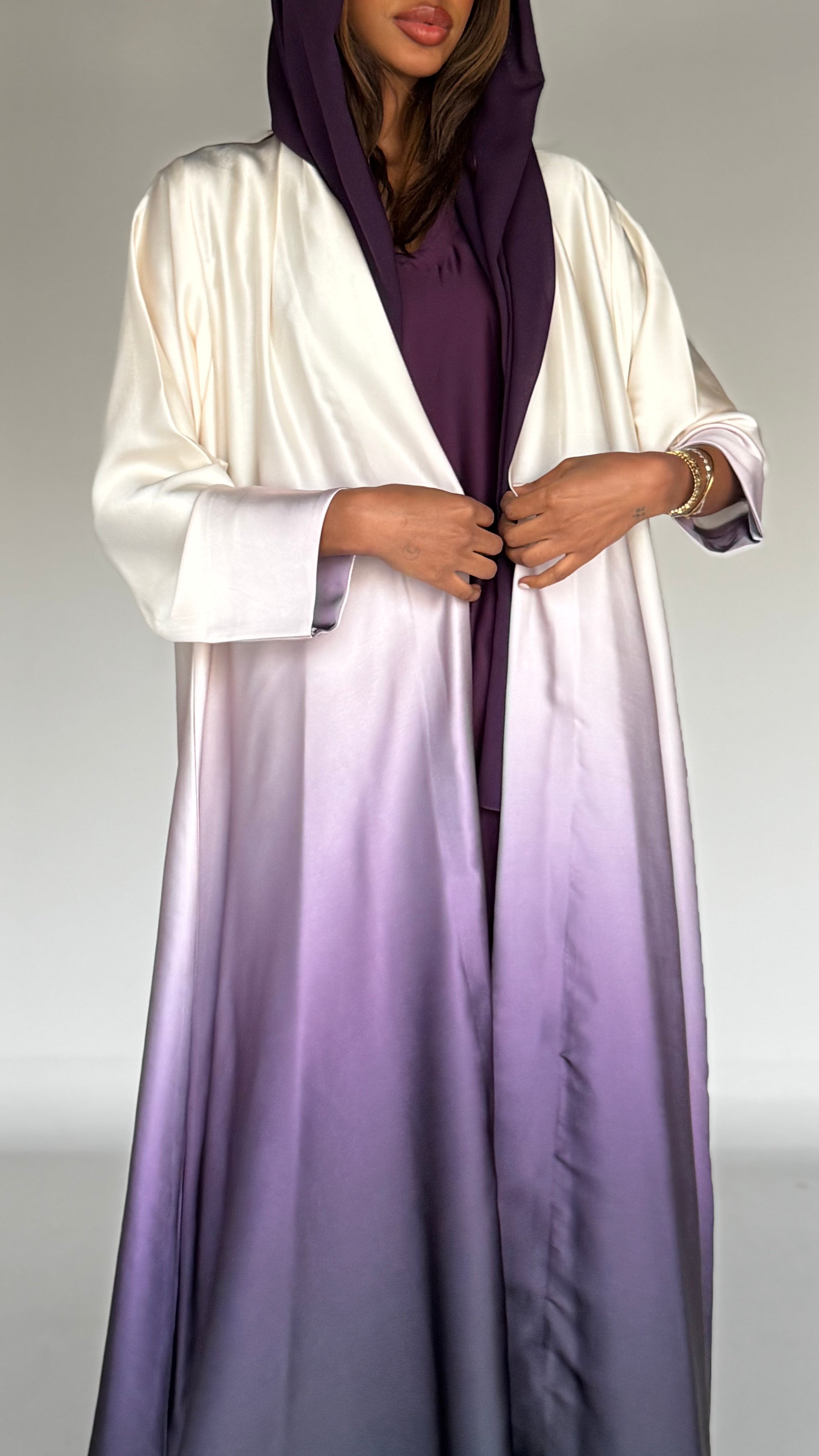 MW1821 - عباية حرير متداخل بالوان لمبرقيني مع اضافة فستان داخلي