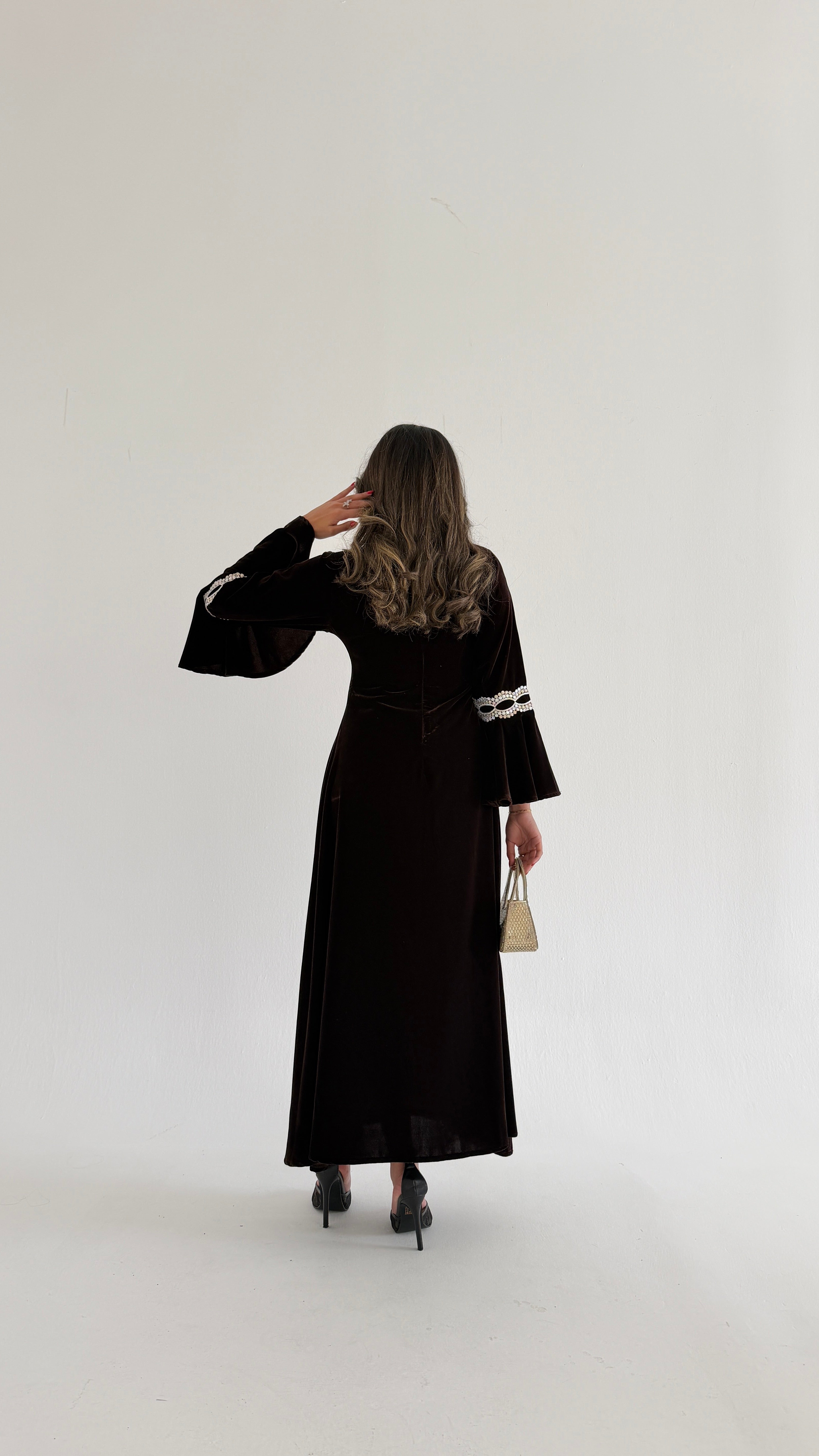 MWJ013 - جلابية مخمل مكسر بتصميم أنيق وكلفة ناعمة متوازنة - Aya