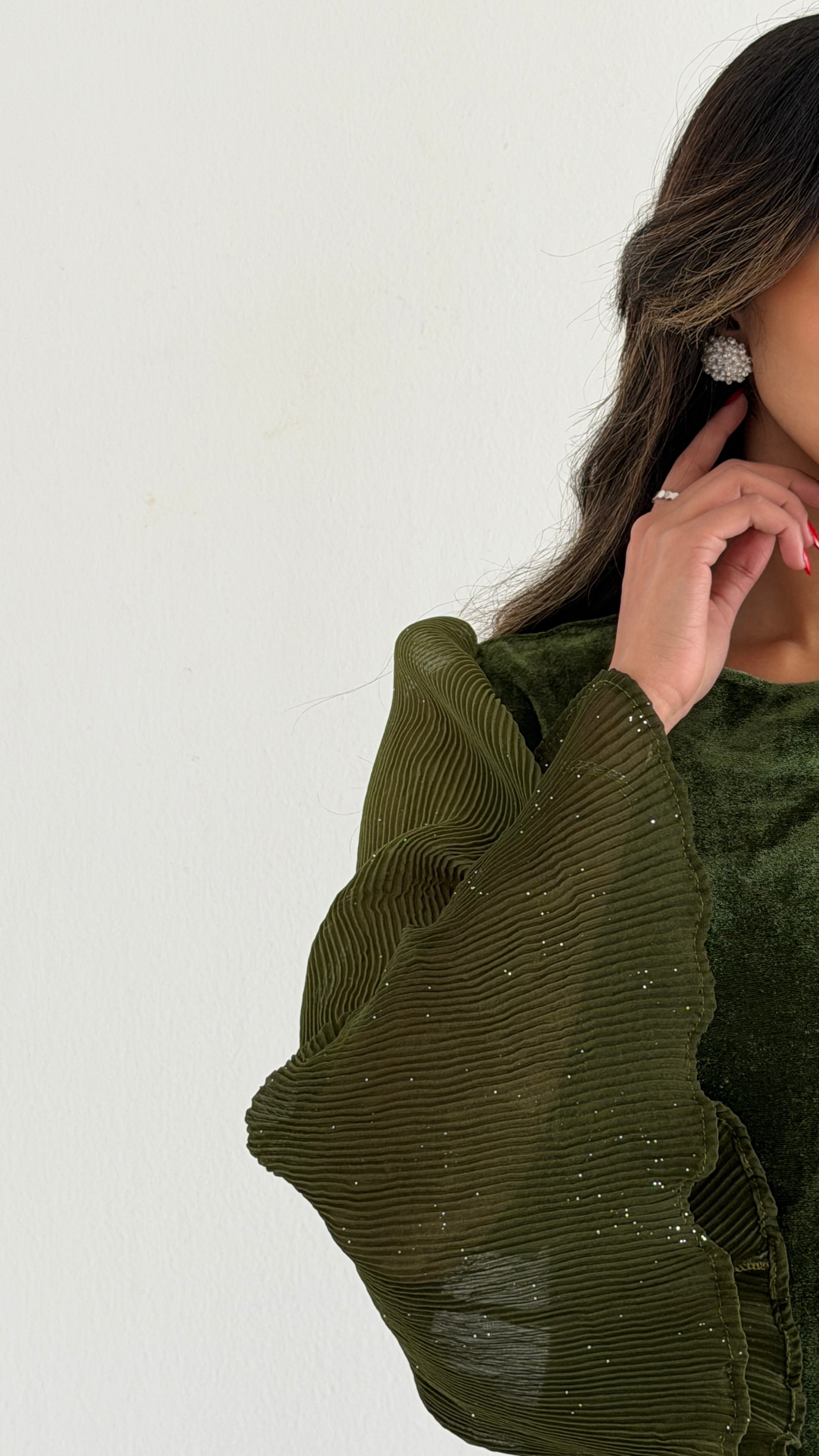 MWJ009 - جلابية مخمل راقية بتفاصيل شيفون أومبري فاخرة على الأكمام - Aya