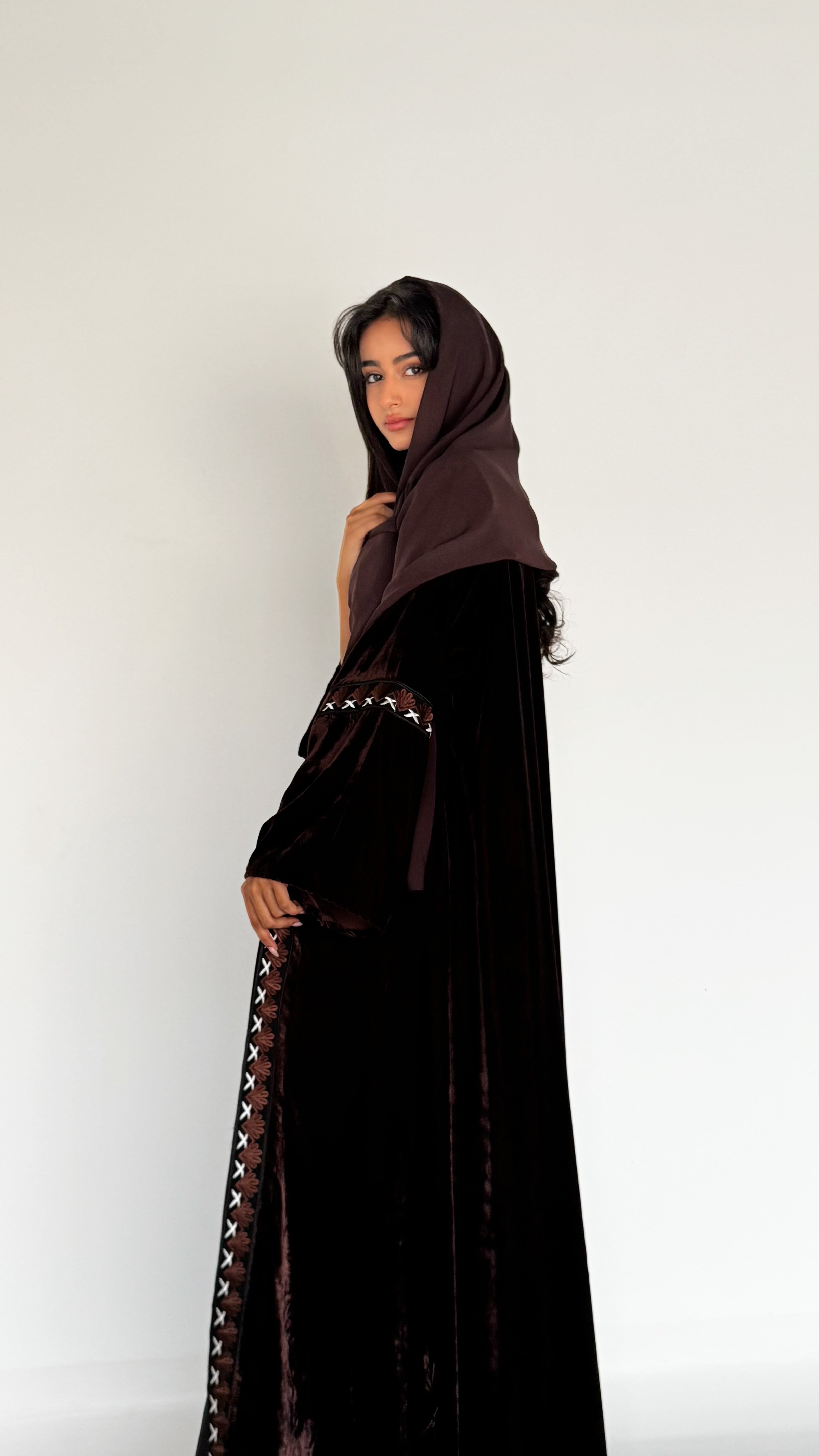 MW645 - Light Crepe Standing with Jacquard Half-Cloche