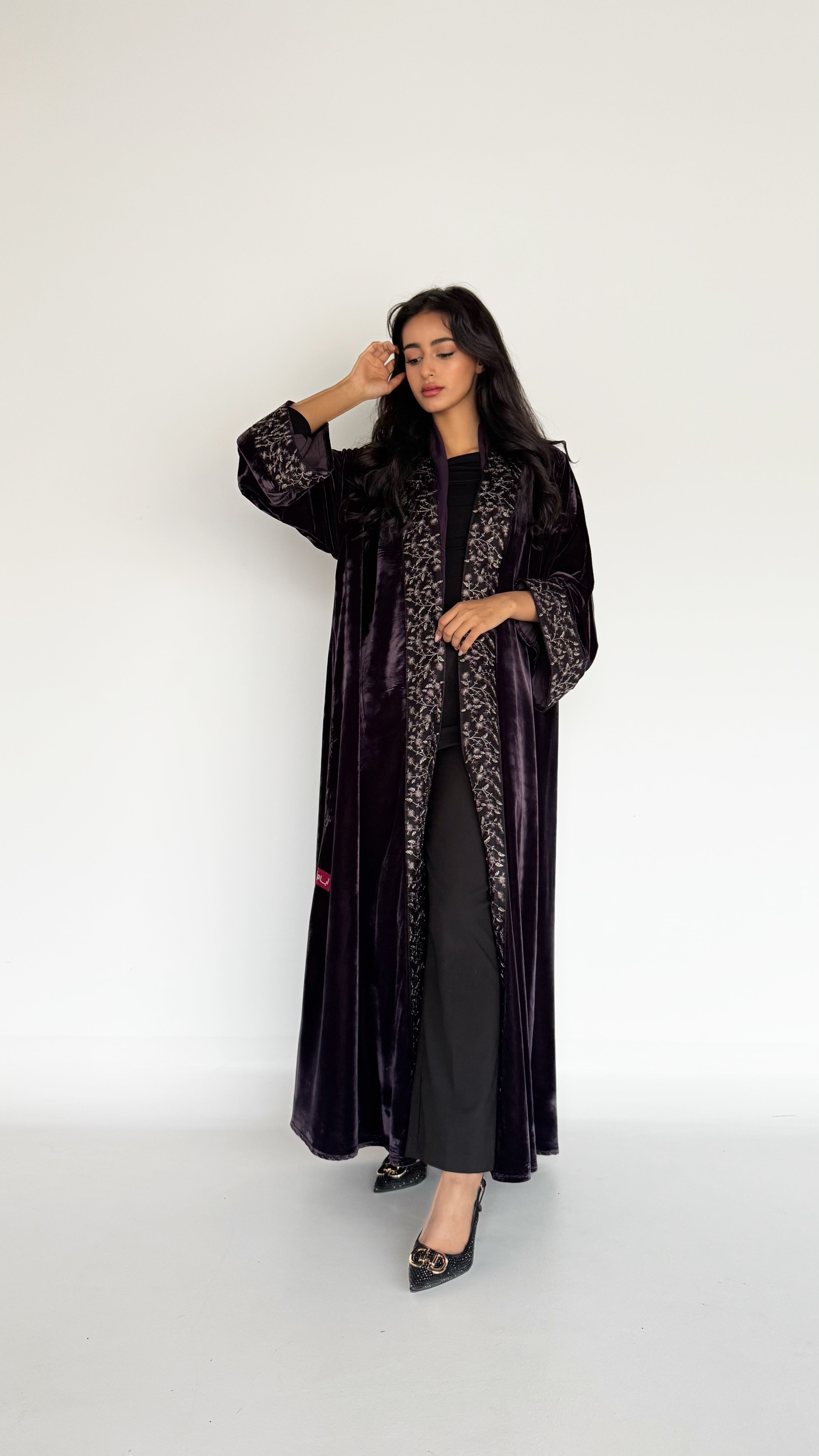 MW645 - Light Crepe Standing with Jacquard Half-Cloche