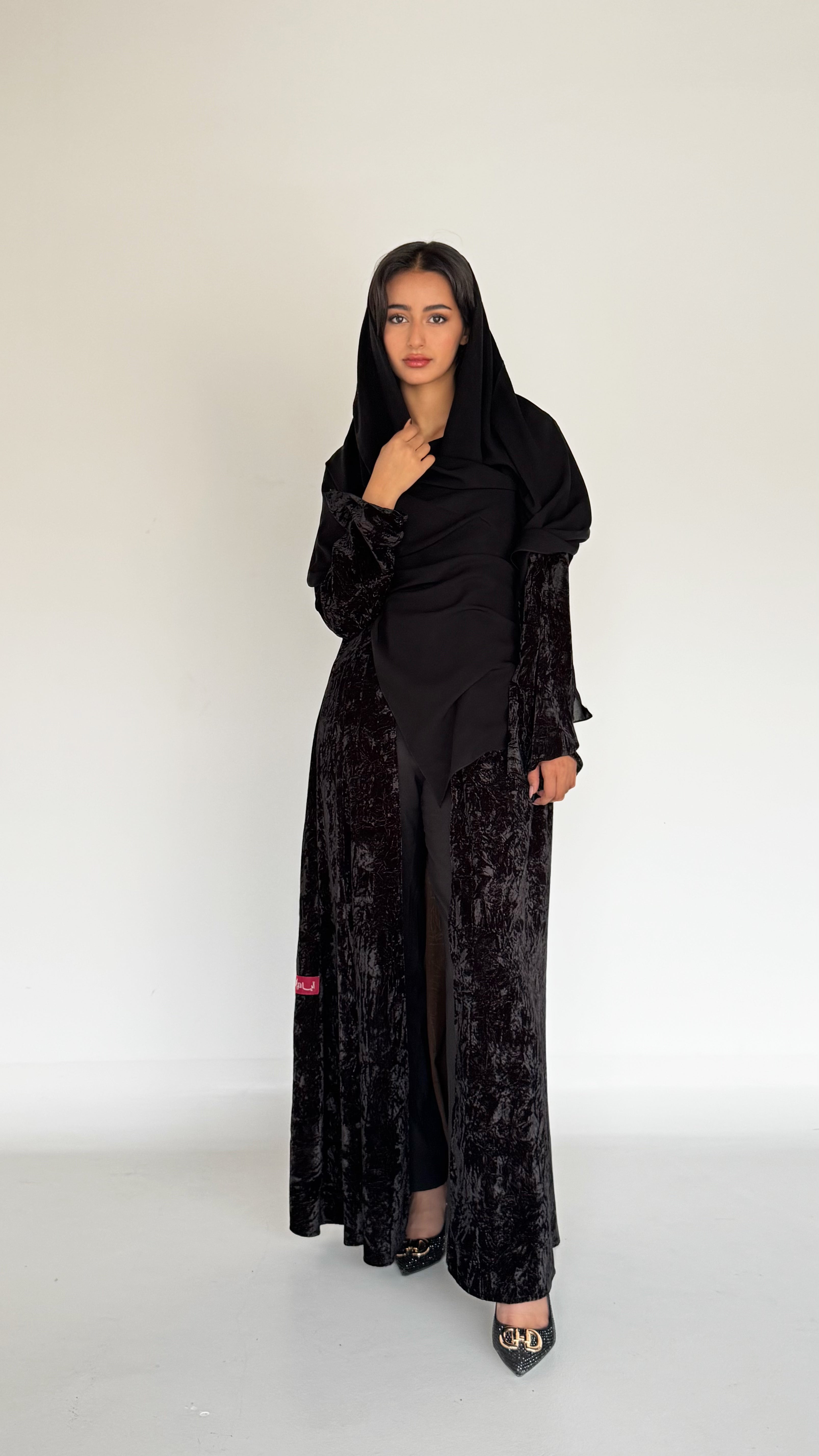 MW645 - Light Crepe Standing with Jacquard Half-Cloche