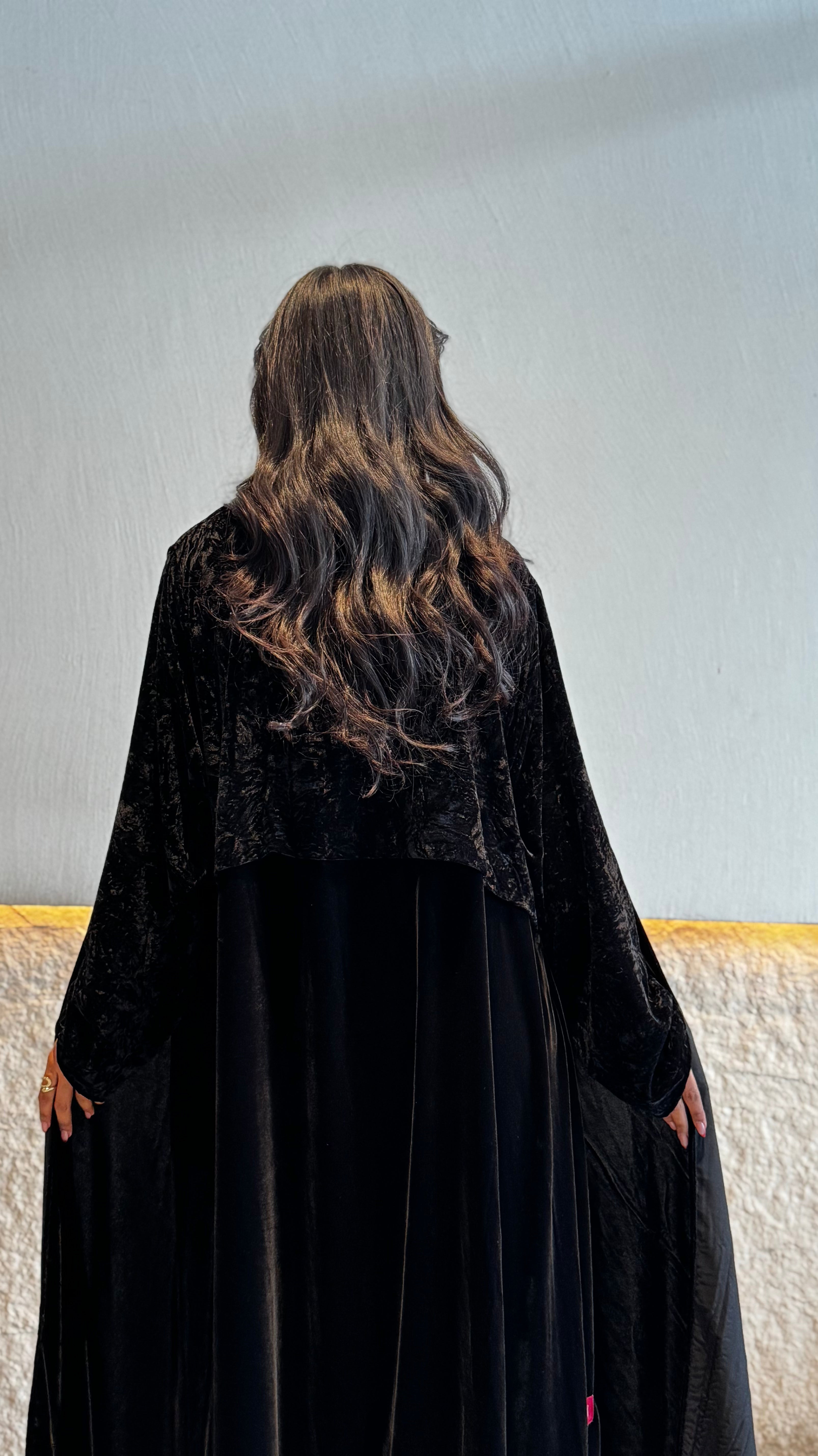 MW1833 - عباية مخمل بخامتين المشجر والمخمل القطيفي - Aya