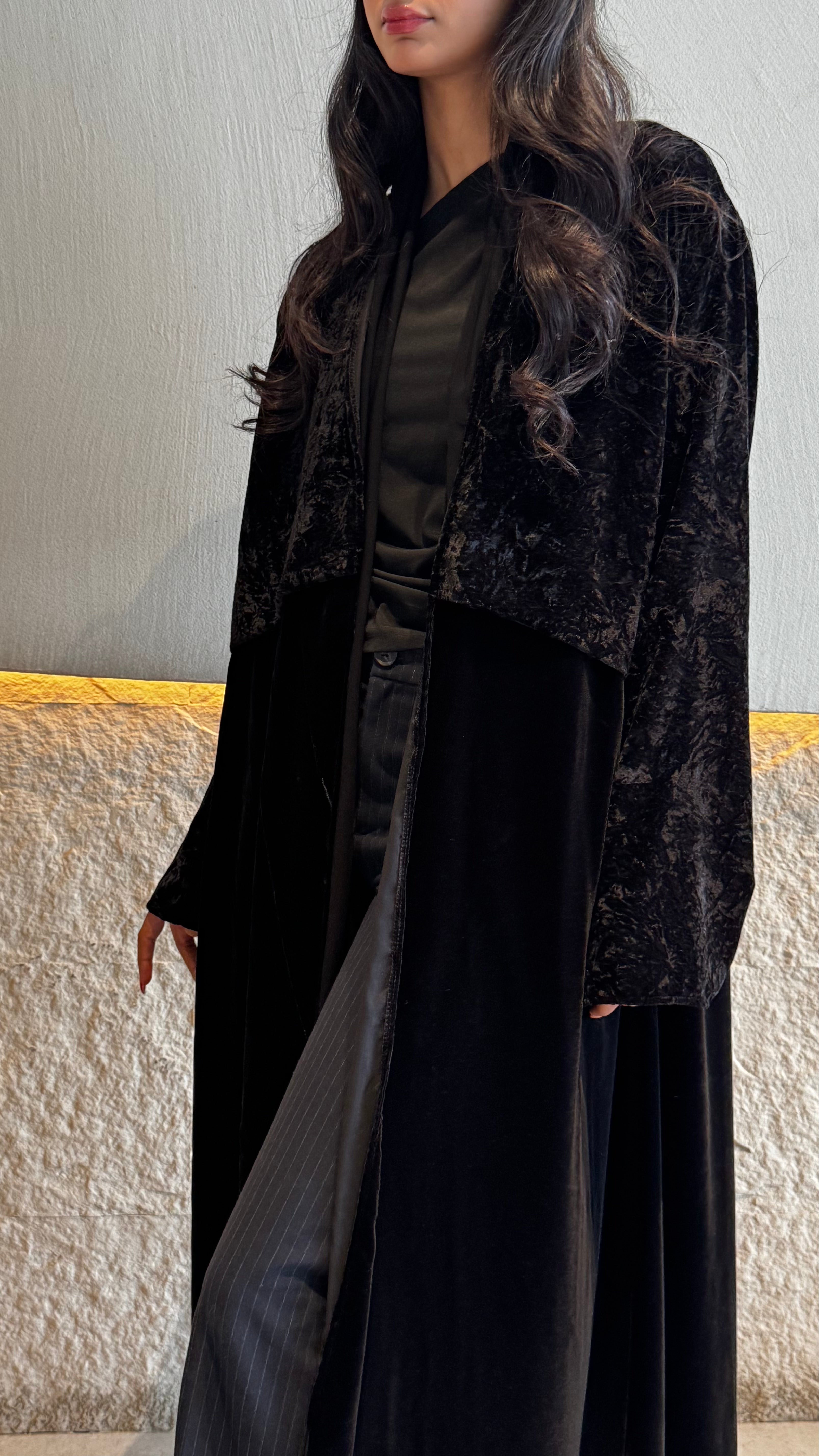 MW1833 - عباية مخمل بخامتين المشجر والمخمل القطيفي - Aya