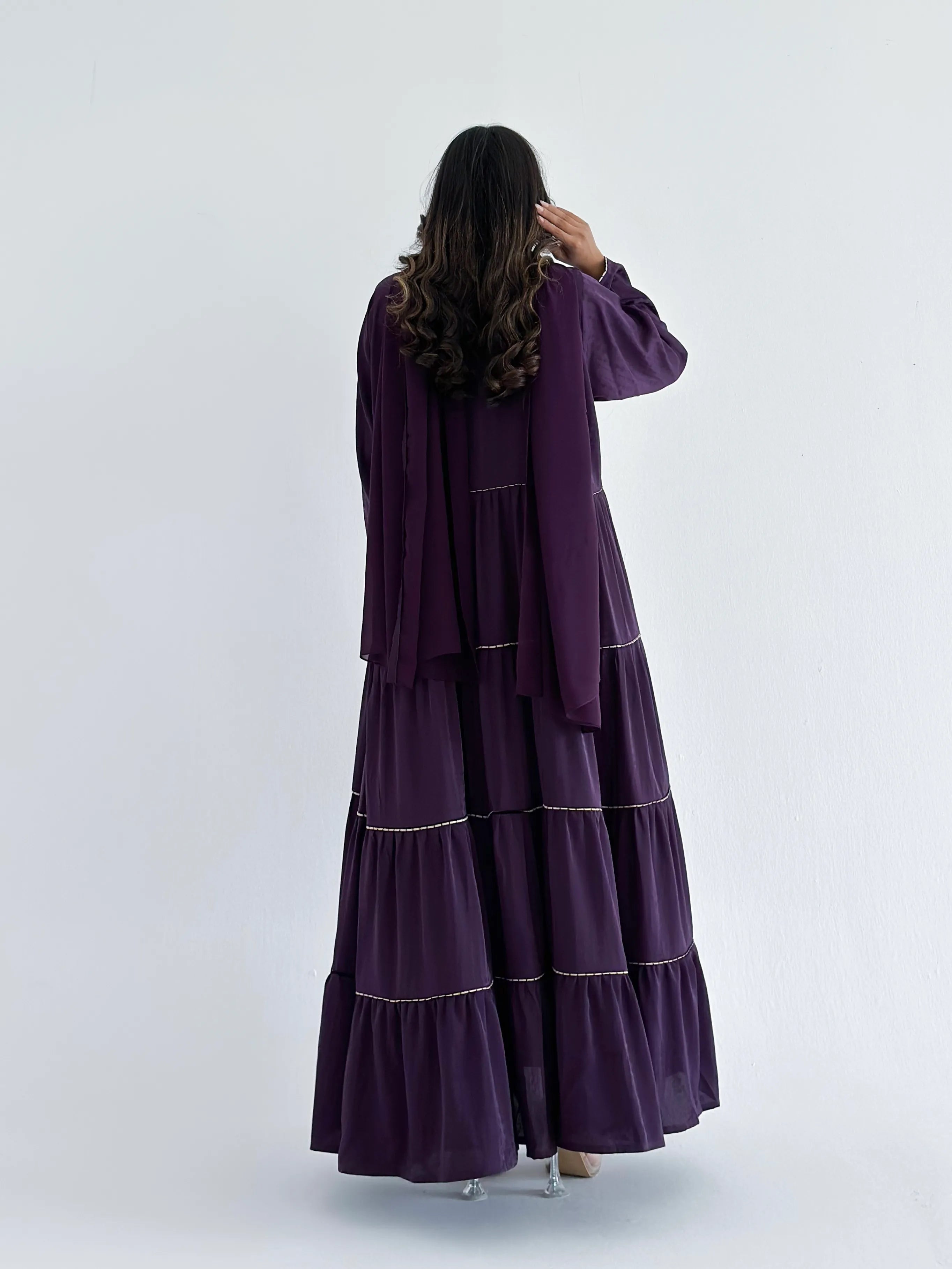 MW435 - عباية بكسرات ومطرزة - Aya