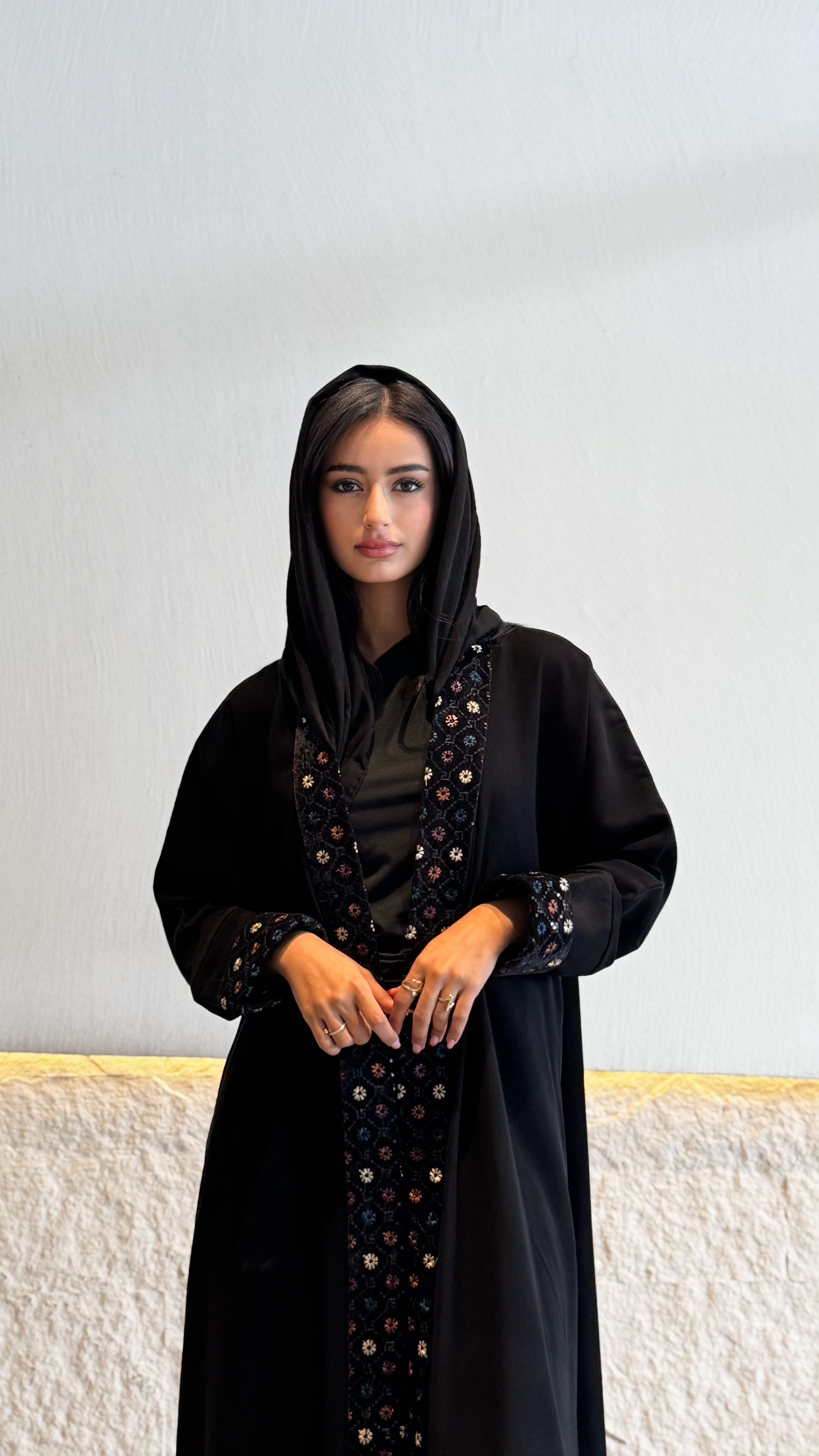 MW1820 - عباية روشن اصلي باضافة  تطريز و اكمام المخمل - Aya