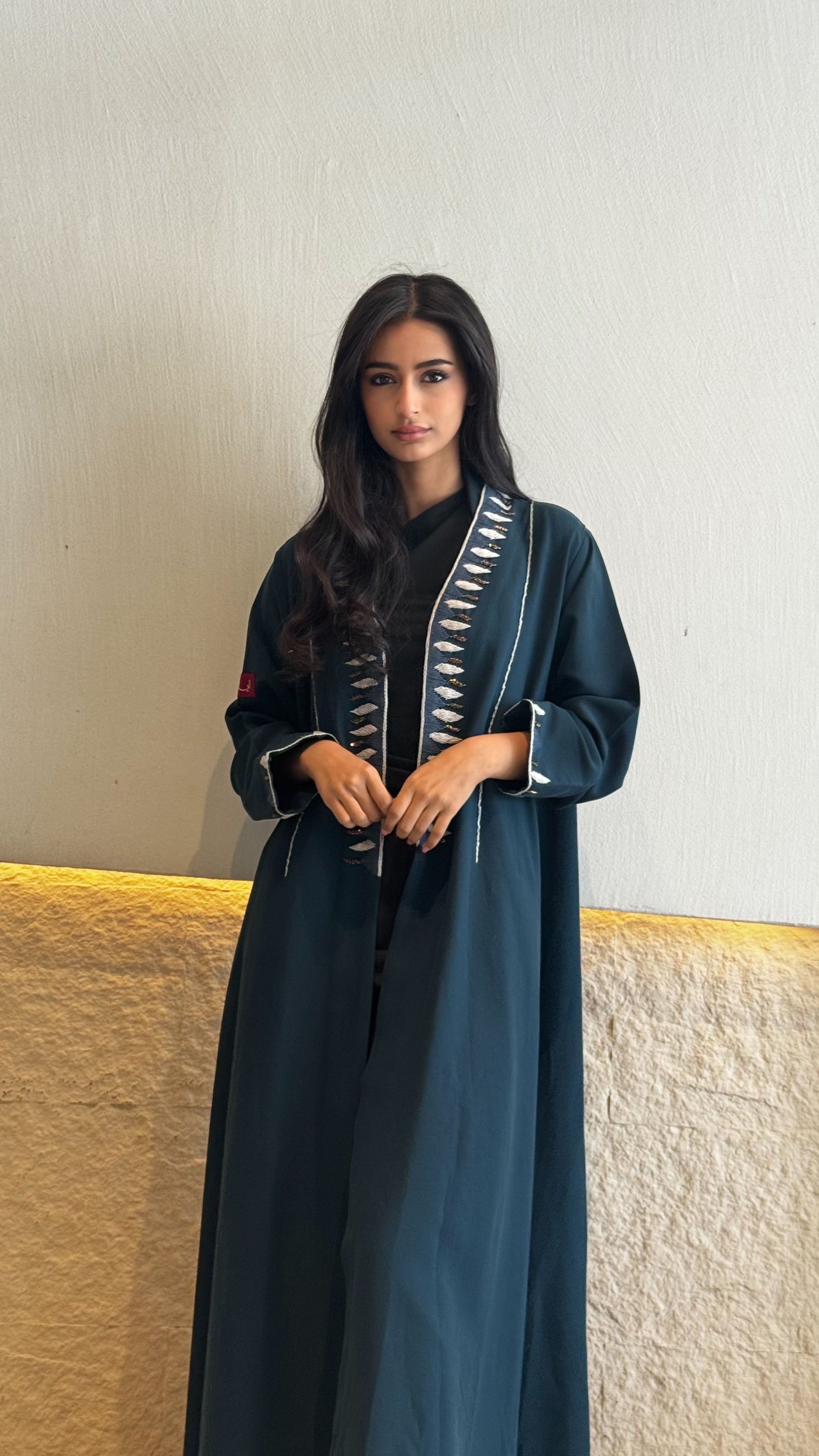 MWT678 - عباية تركوازي غامق تطريز - Aya