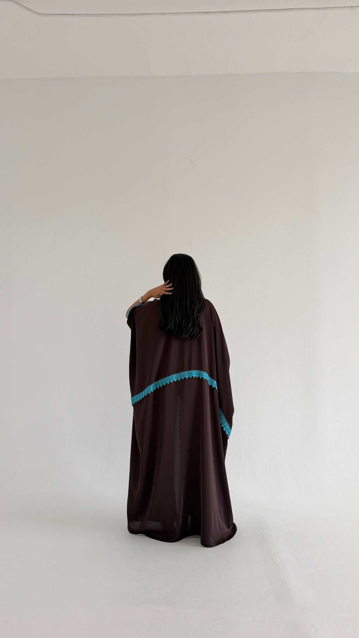 MW2161 - عبايه كريب مع اضافه كلفه مميزه وحصرية - Aya