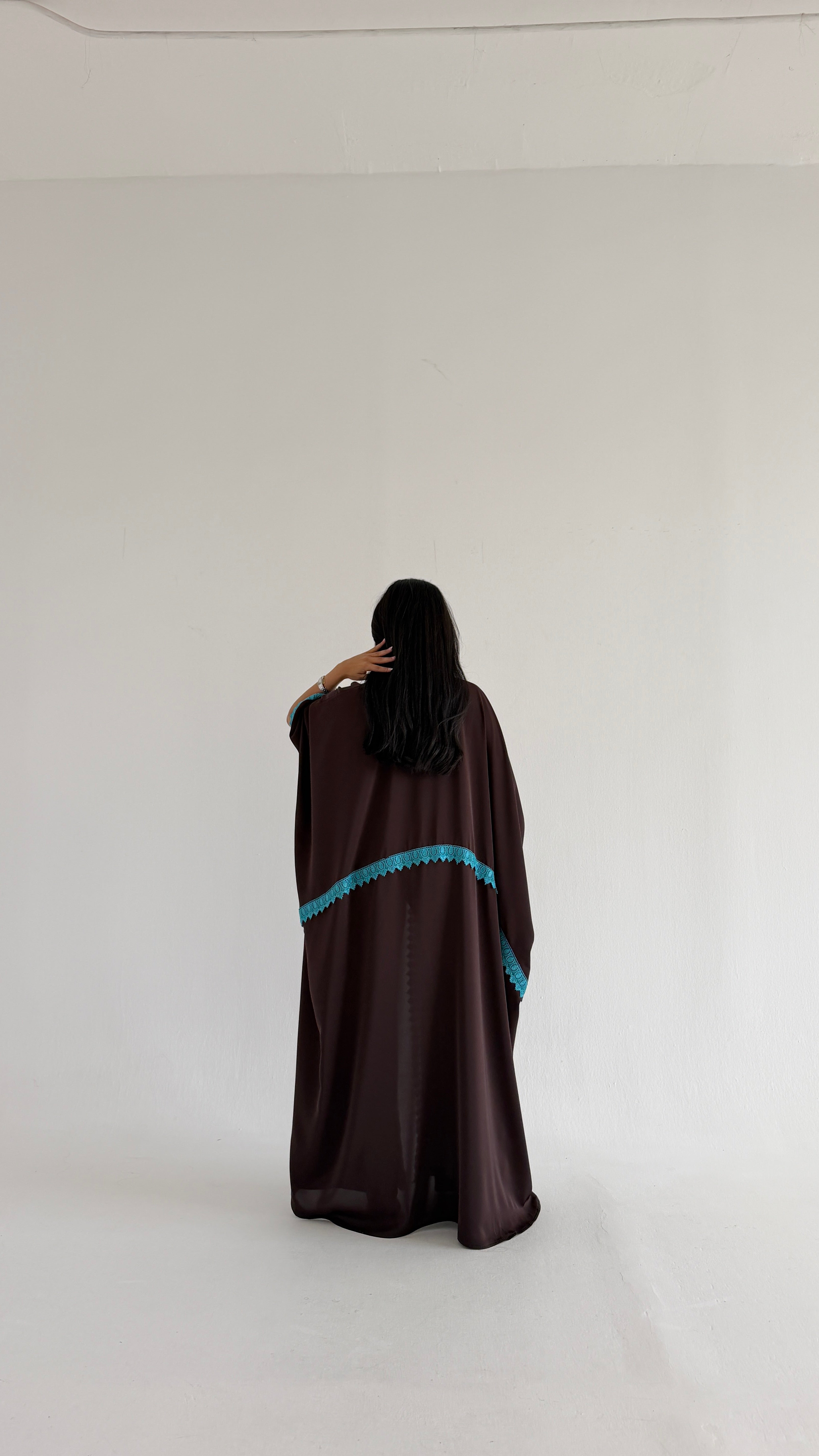 MW2161 - عبايه كريب مع اضافه كلفه مميزه وحصرية - Aya