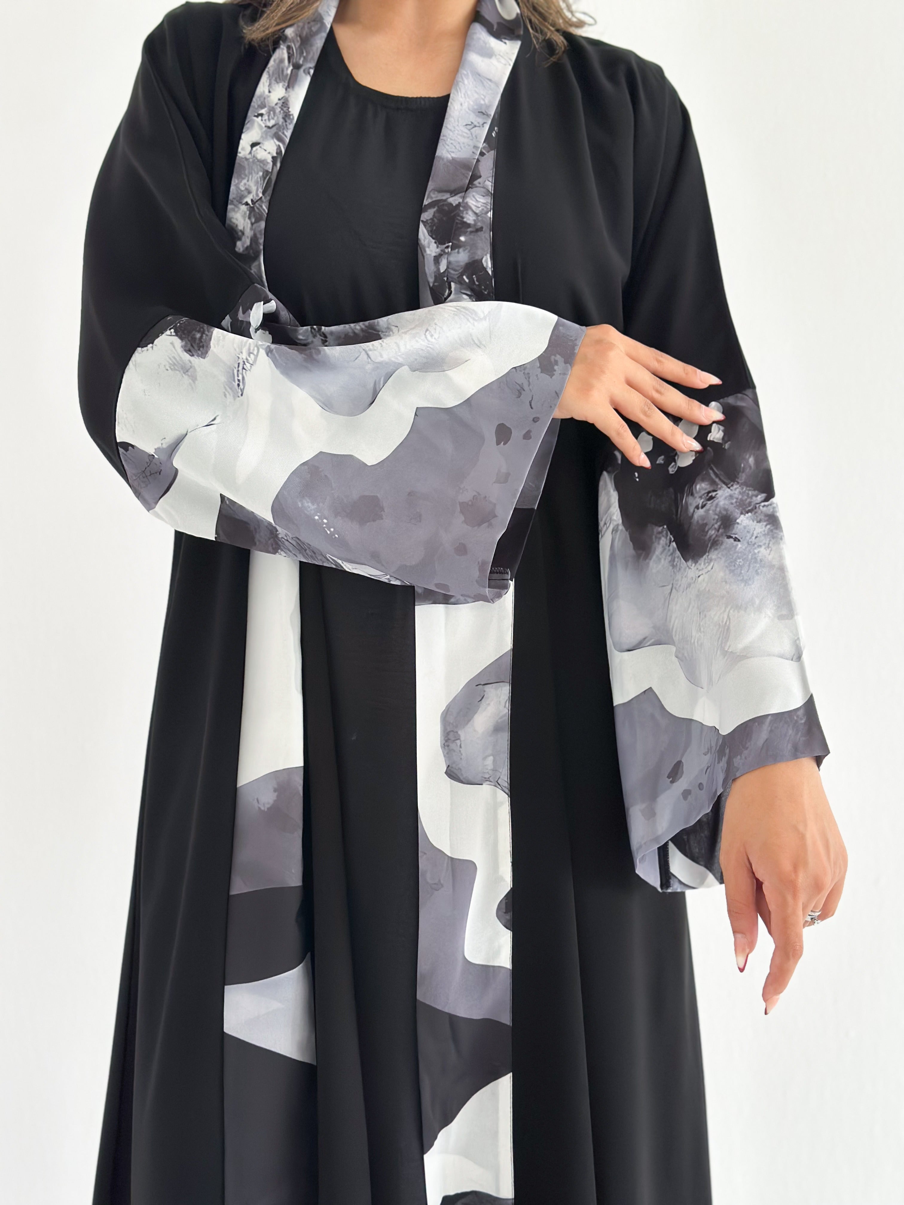 MWT1265 - عباية بتدخيلة بالاكمام