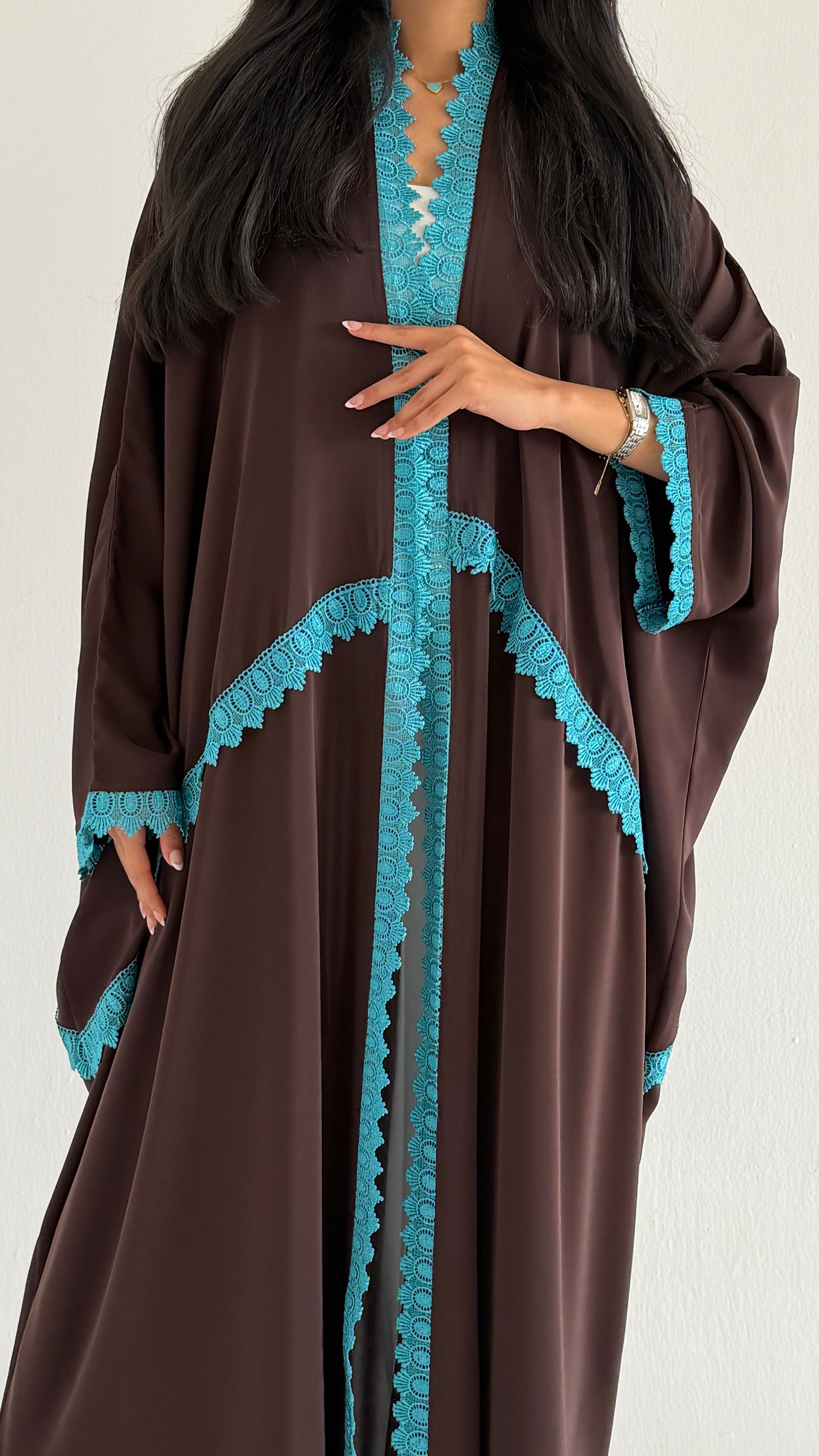 MW2161 - عبايه كريب مع اضافه كلفه مميزه وحصرية - Aya