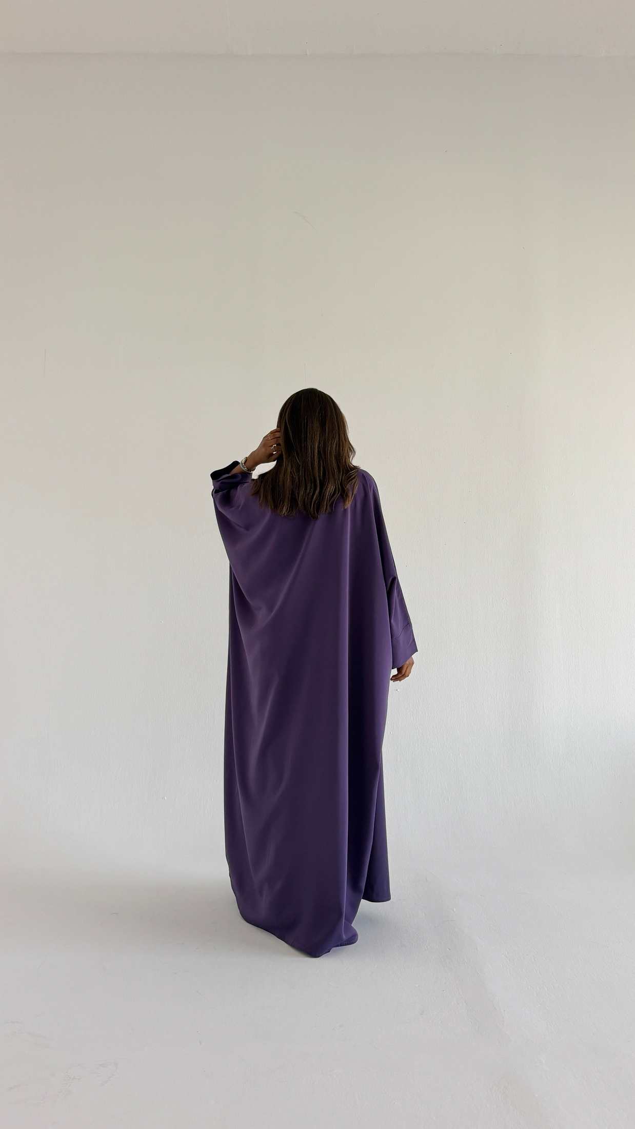 MWT1236 - عبايه ساده مع طرحه لينن - Aya