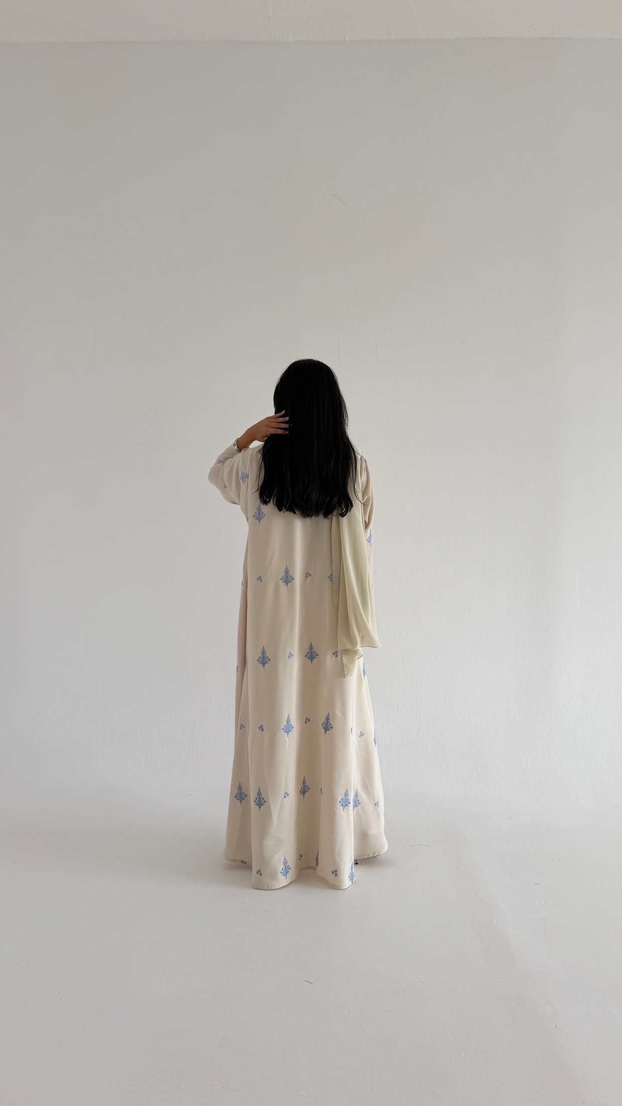 MWT5088 - قماش بيج مع تطريز سماوي - Aya